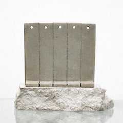 Banksky, “Flower Thrower”, scultura sul muro di separazione dell’hotel Walled Off, 2017