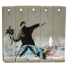 Flower Thrower Wandskulptur von Walled Off Hotel