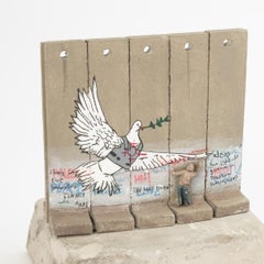 Off Hotel Walled - Sculpture murale (sol-plaqué)