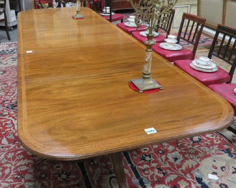 English Banquet Georgian Style Mahogany Triple-Pedestal Dining Table, 19th Century For Sale