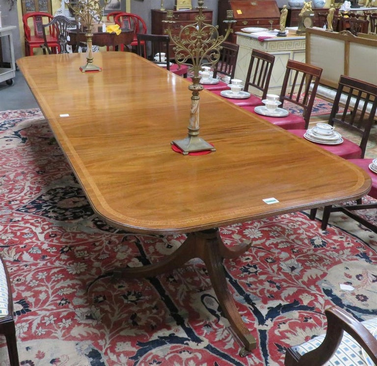Banquet Georgian Style Mahogany Triple-Pedestal Dining Table, 19th Century In Good Condition For Sale In Savannah, GA