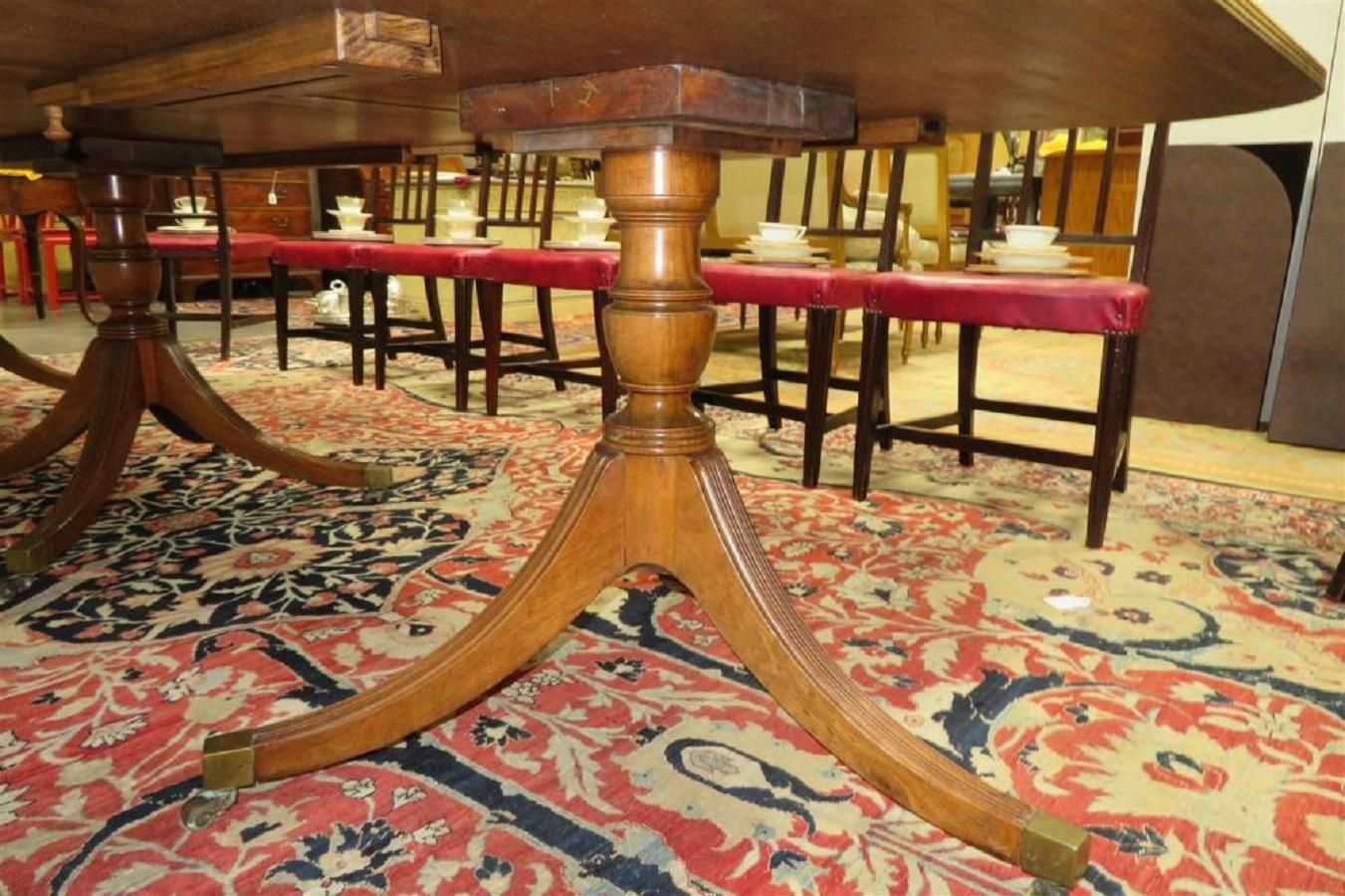 Acajou Table de salle à manger de style géorgien à trois piédestaux en acajou, XIXe siècle en vente