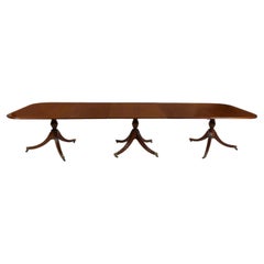 Mesa de comedor de triple pedestal de caoba de estilo georgiano, Siglo XIX
