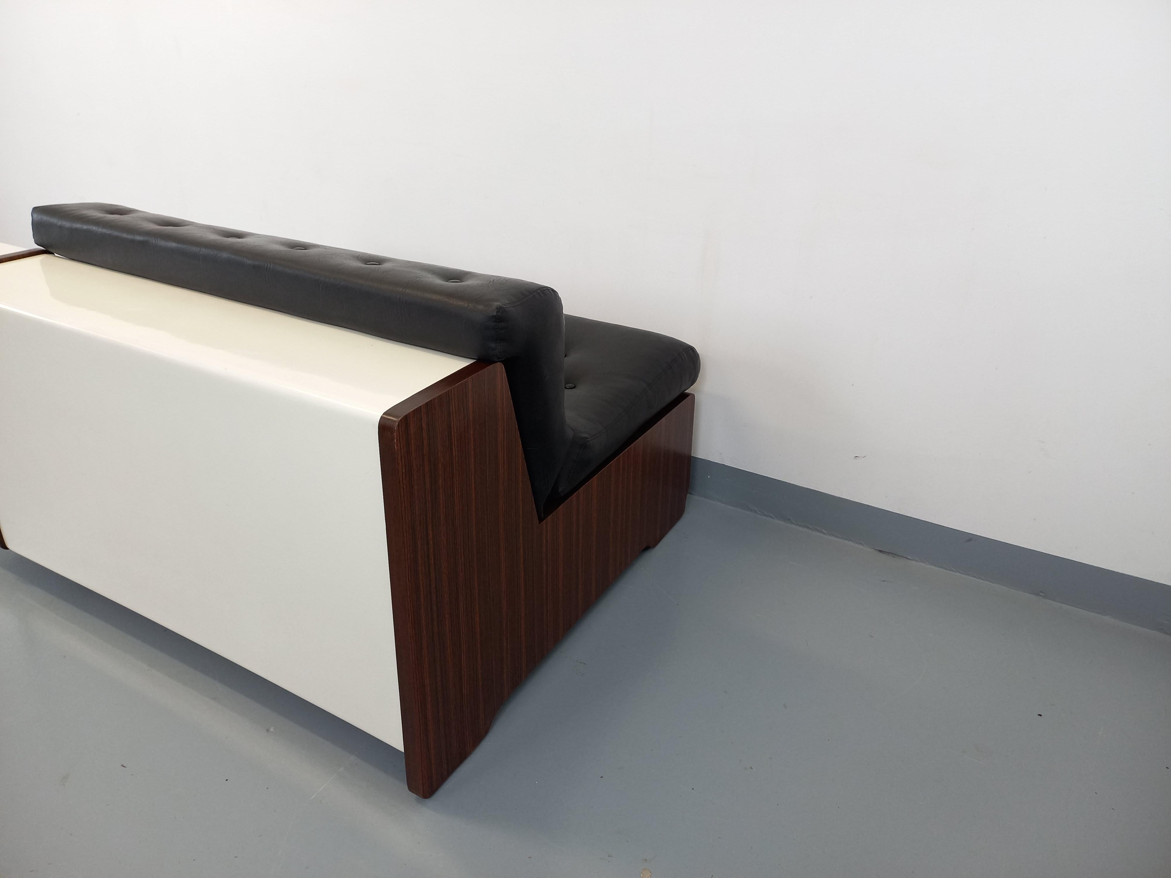 Banquette canapé-lit vintage avec éclairage intégré, design italien Beka Tortuga in vendita 9