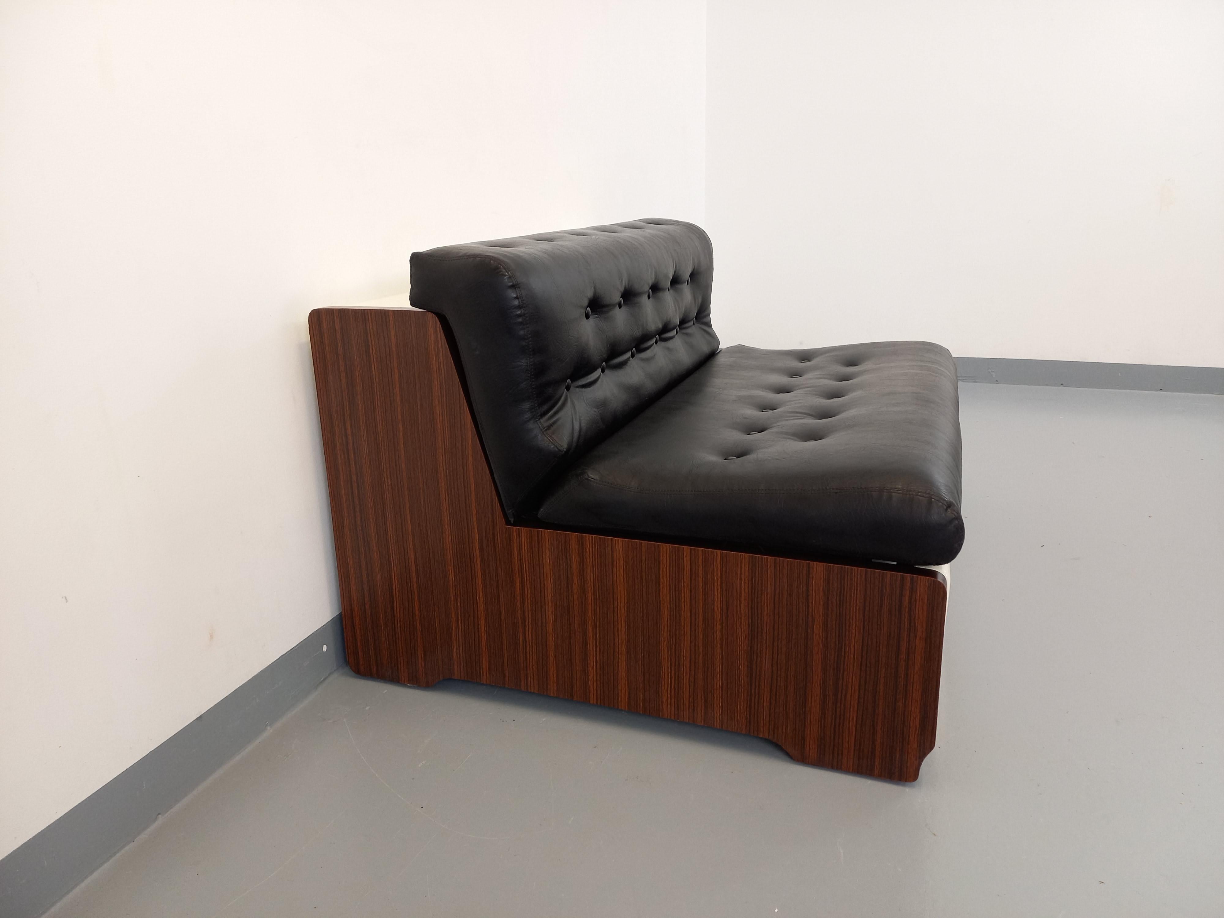 Italiano Banquette canapé-lit vintage avec éclairage intégré, design italien Beka Tortuga in vendita