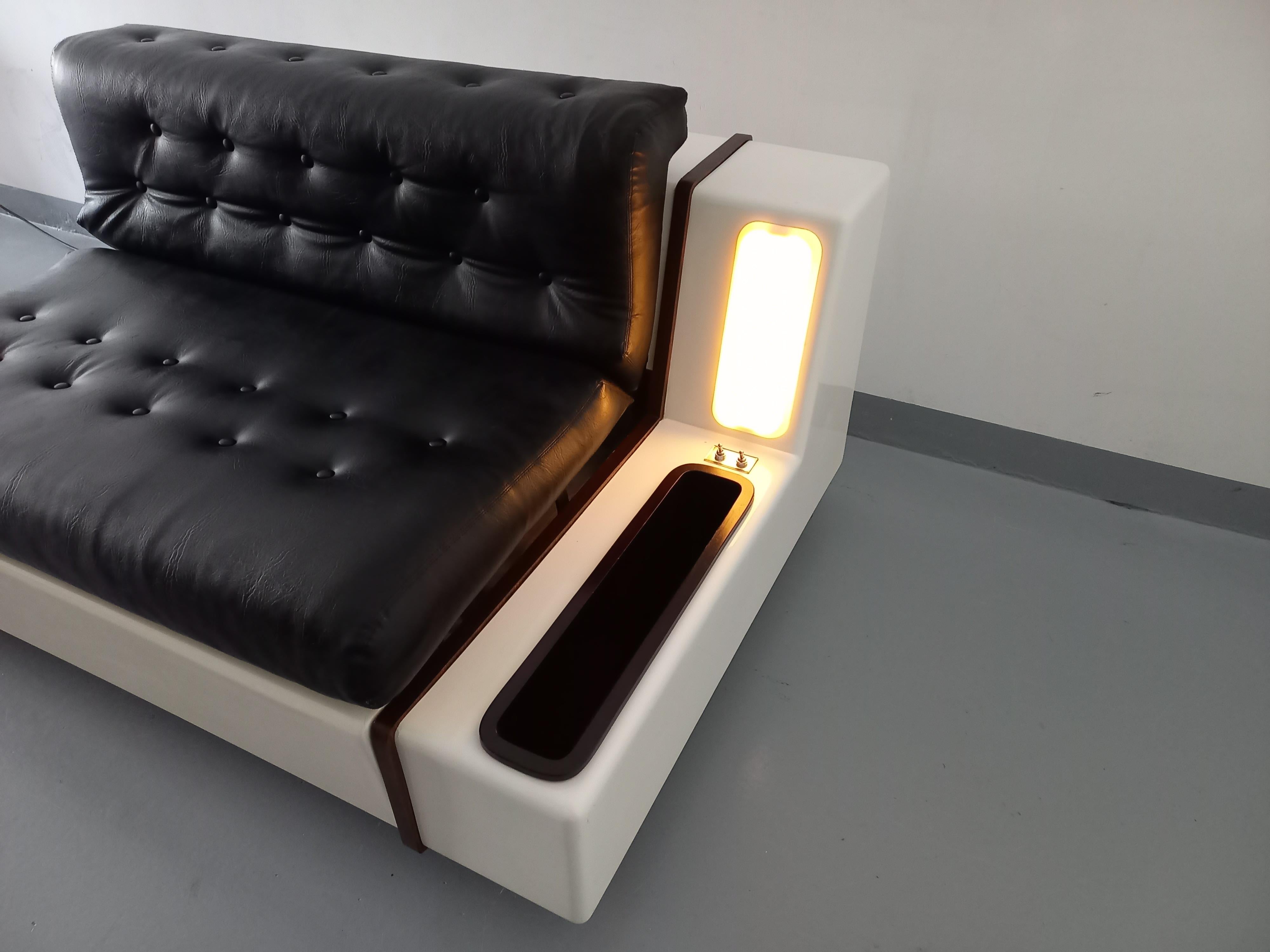 Banquette canapé-lit vintage avec éclairage intégré, design italien Beka Tortuga in vendita 2