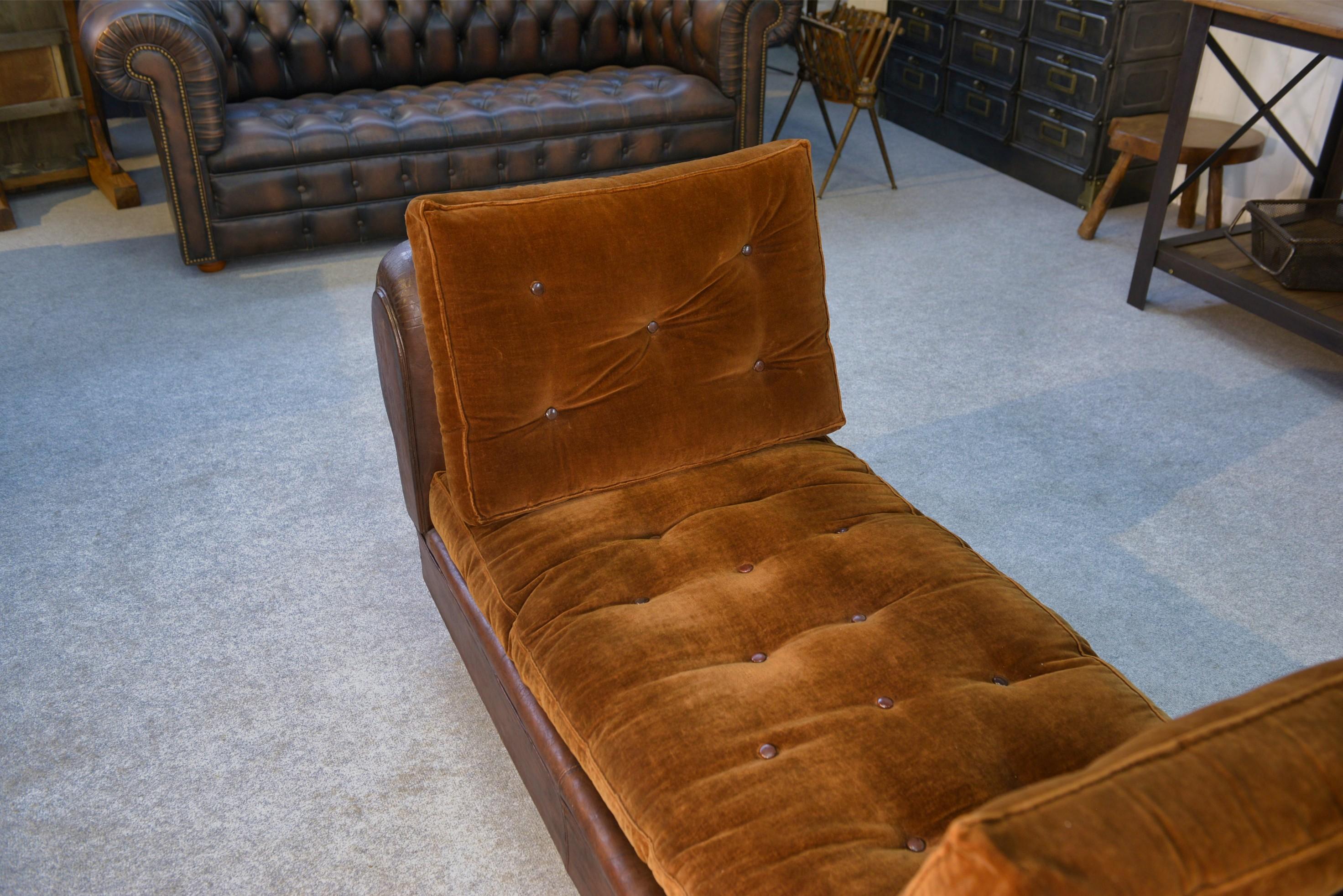 Banquette Club en cuir convertible avec assises velours 1920's For Sale 7