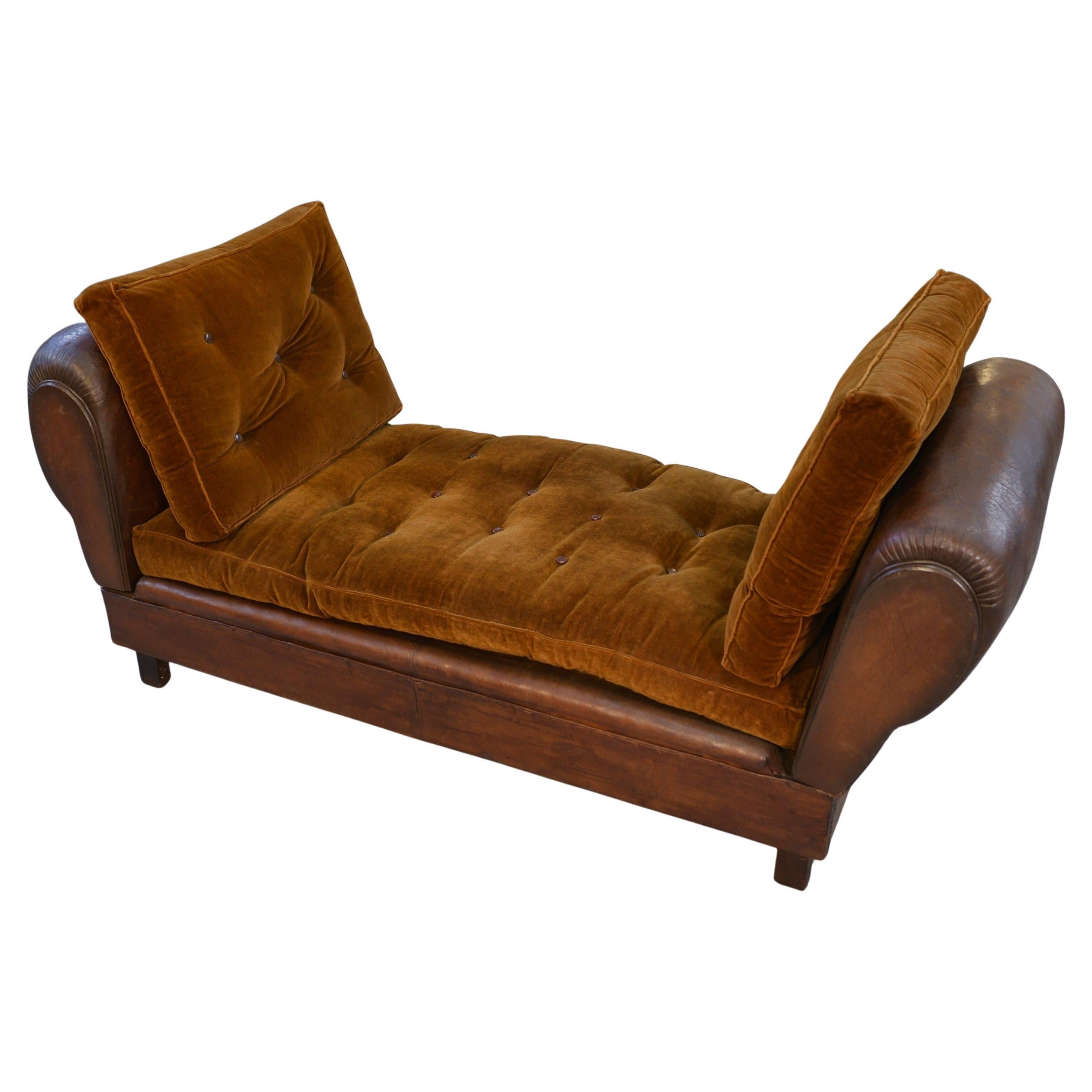 Banquette Club en cuir convertible avec assises velours 1920's For Sale
