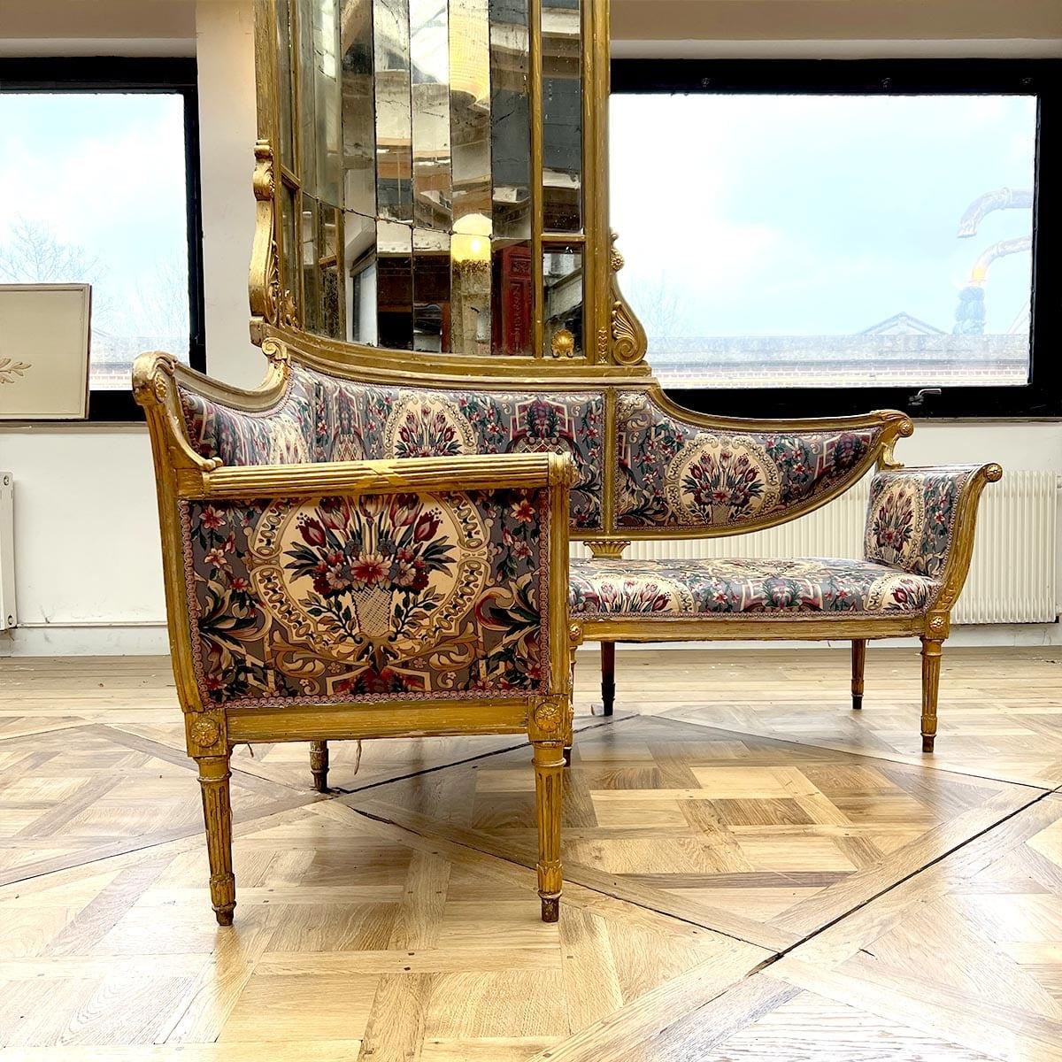 Francese Napoleon III corner bench in gilded wood in vendita