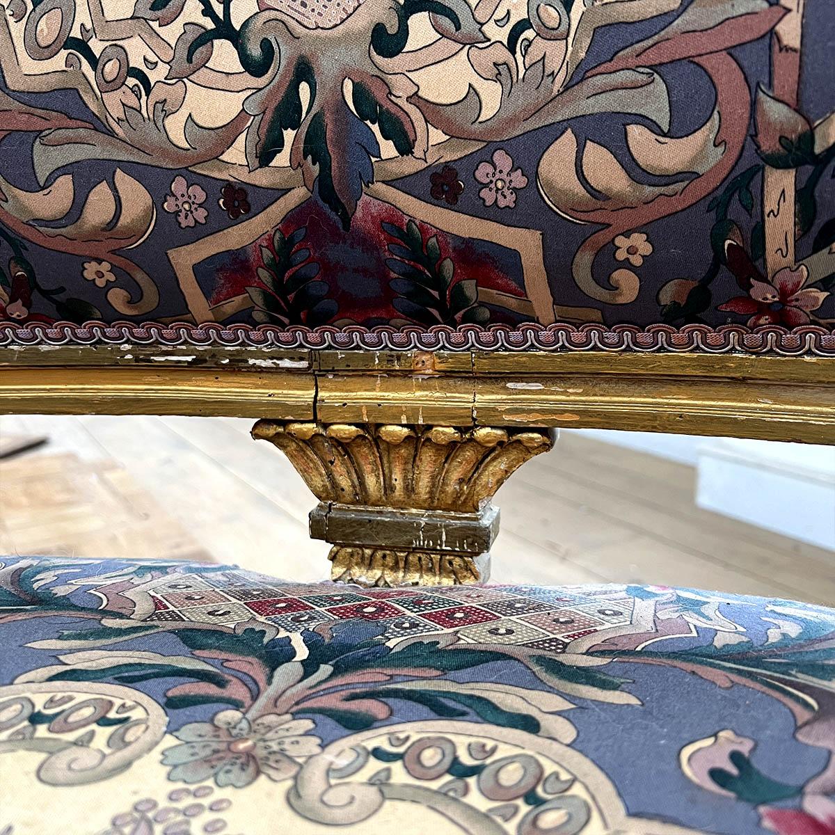 Specchio Napoleon III corner bench in gilded wood in vendita