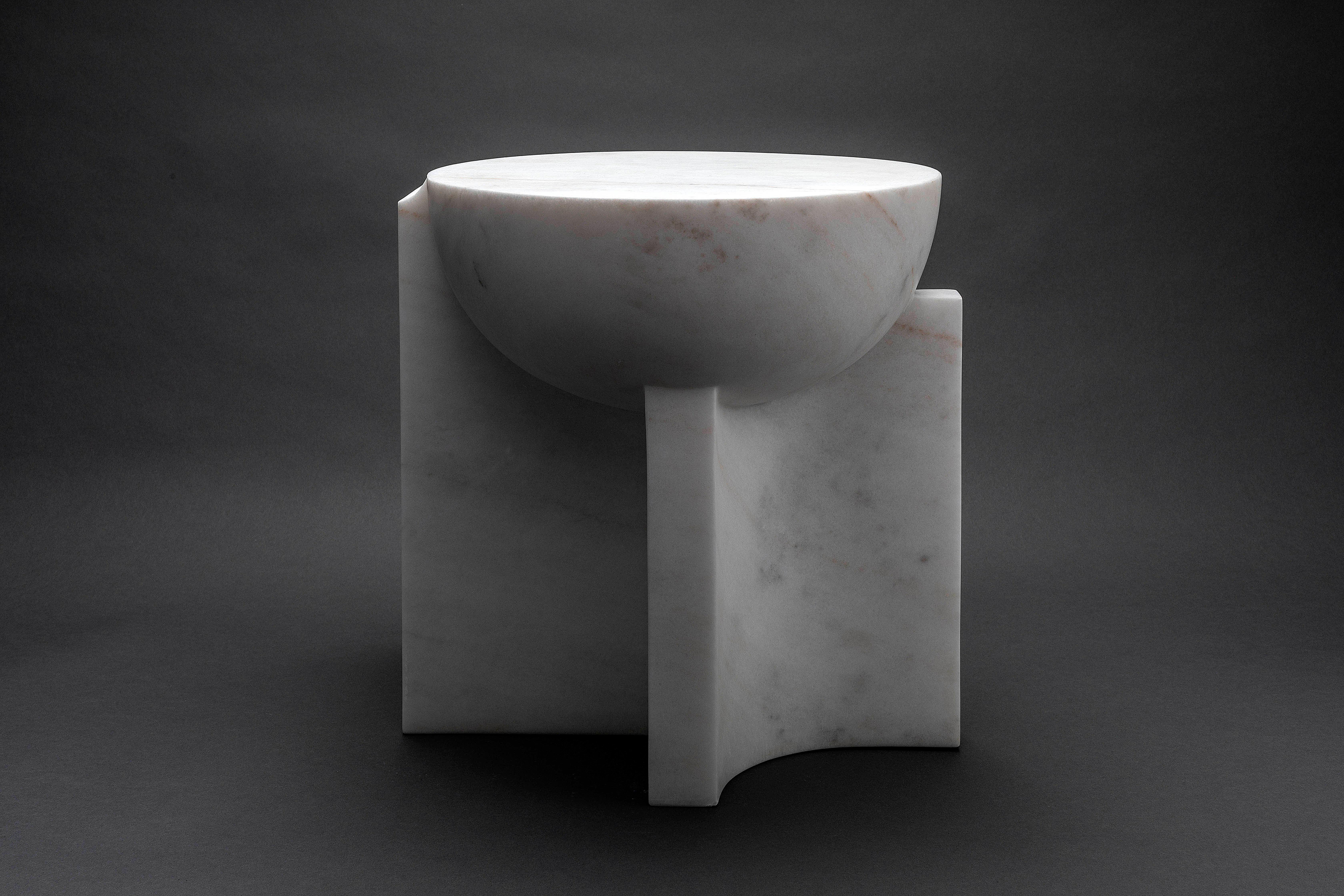 Banquito Galeana stool by Jorge Diego Etienne
Limited Edition of 10 + 1 AP
Dimensions: D 35 x W 35 x H 37.5 cm
Material: alabaster

Galeana is a collection of 6 objects designed by Jorge Diego Etienne and sculpted in alabaster by the Master