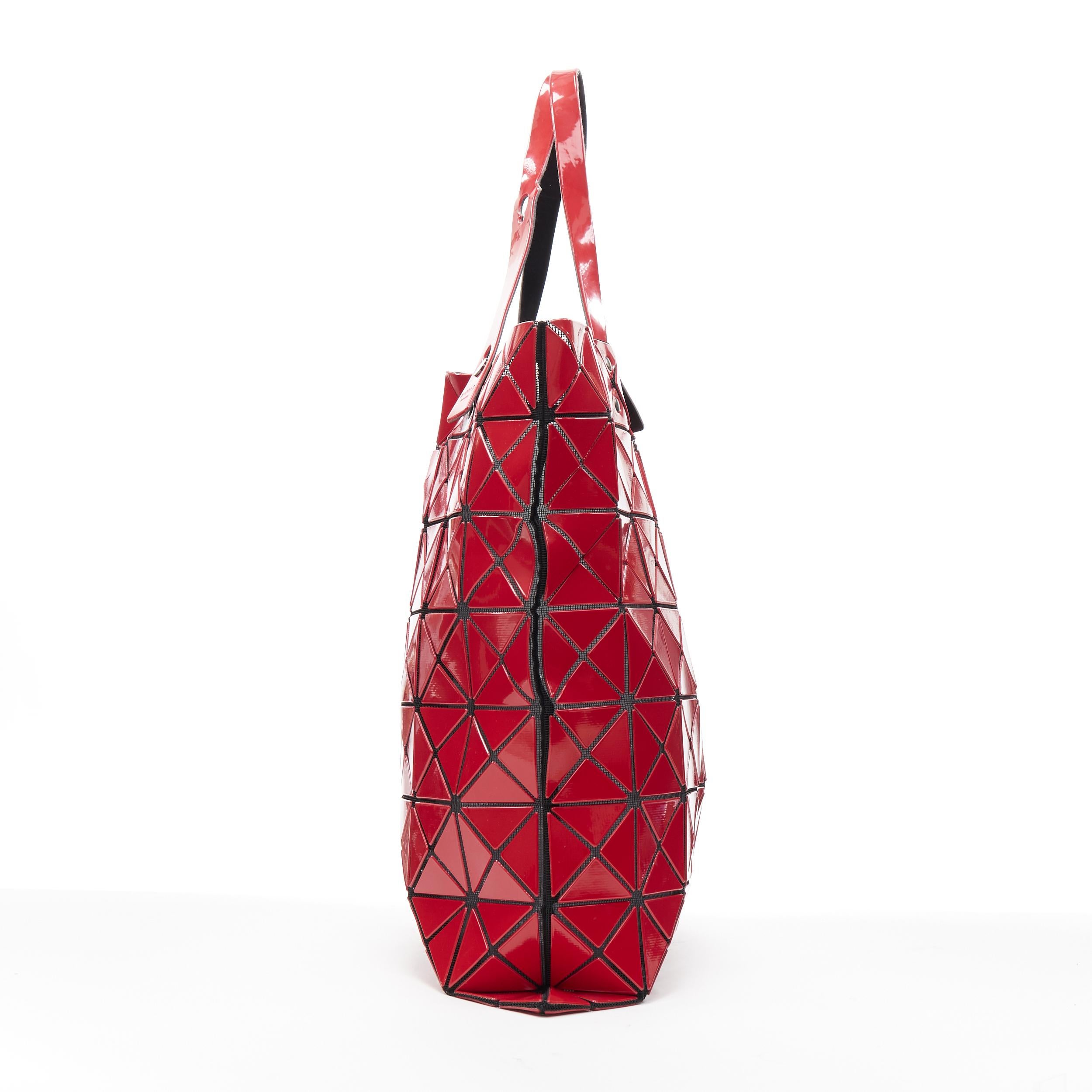 BAO BAO Issey Miyake Borsa con manico in pelle a rete geometrica in PVC rosso prismatico In condizioni buone a Hong Kong, NT
