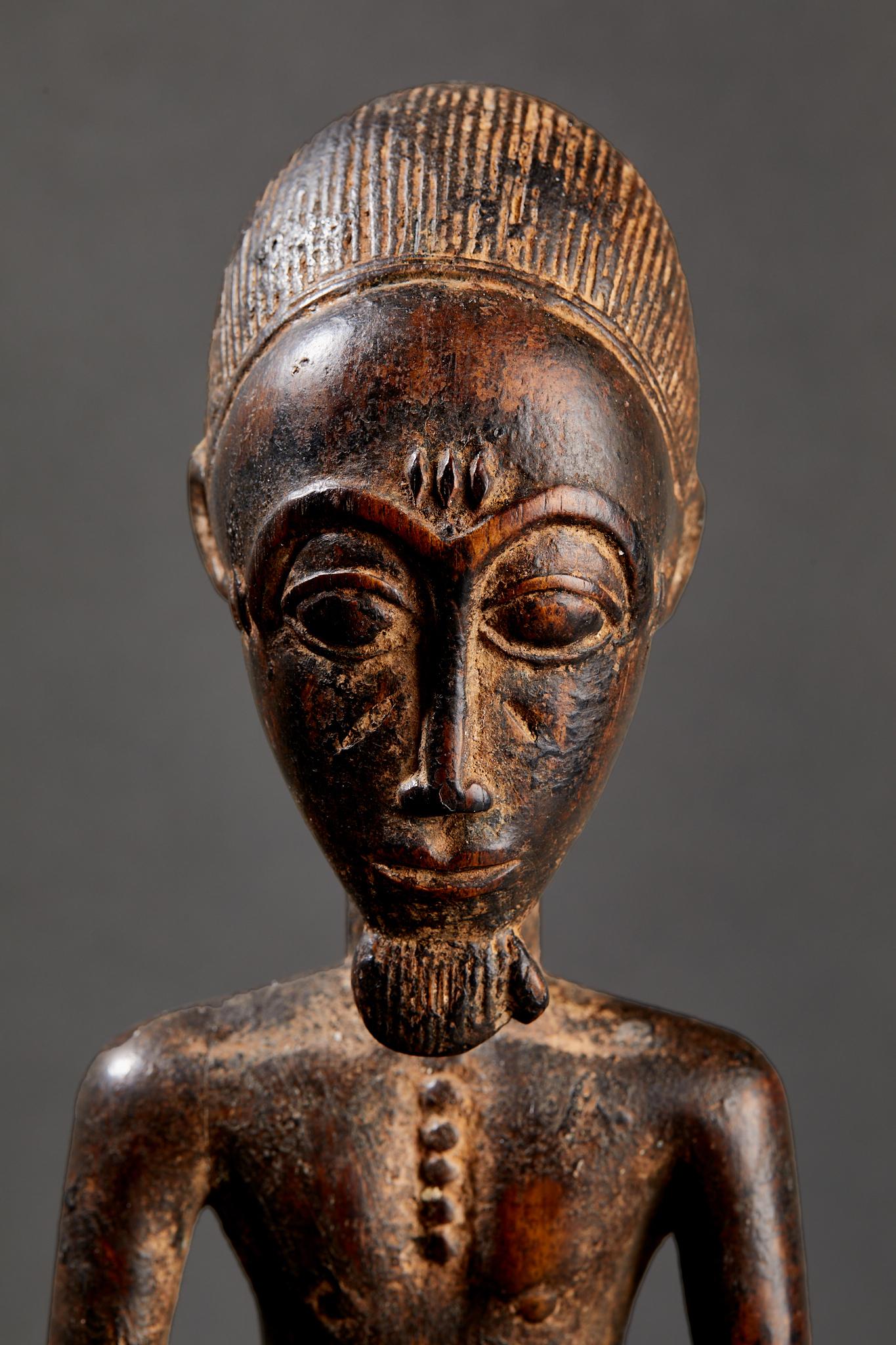 Baoulé Statue, Holz, CIRCA 1950, Côte d'Ivoire, Afrika. im Angebot 5