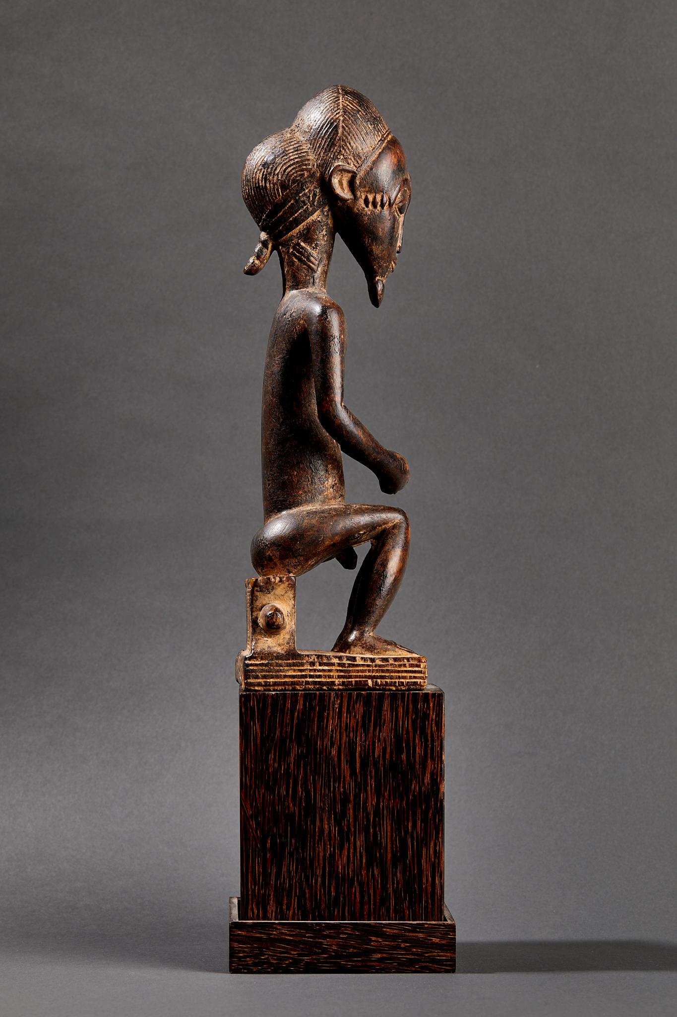 Baoulé Statue, Holz, CIRCA 1950, Côte d'Ivoire, Afrika. im Zustand „Gut“ im Angebot in Nice, Cote d' Azur