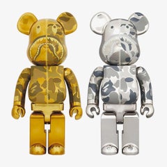 1000%  Bearbrick x BAPE Camo Shark (lot de 2)