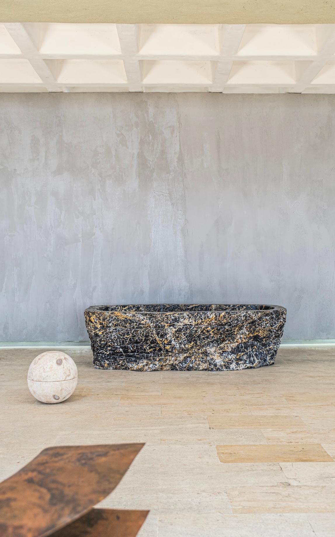 Post-Modern Baptiz Black Marble Bathtub by Andres Monnier For Sale