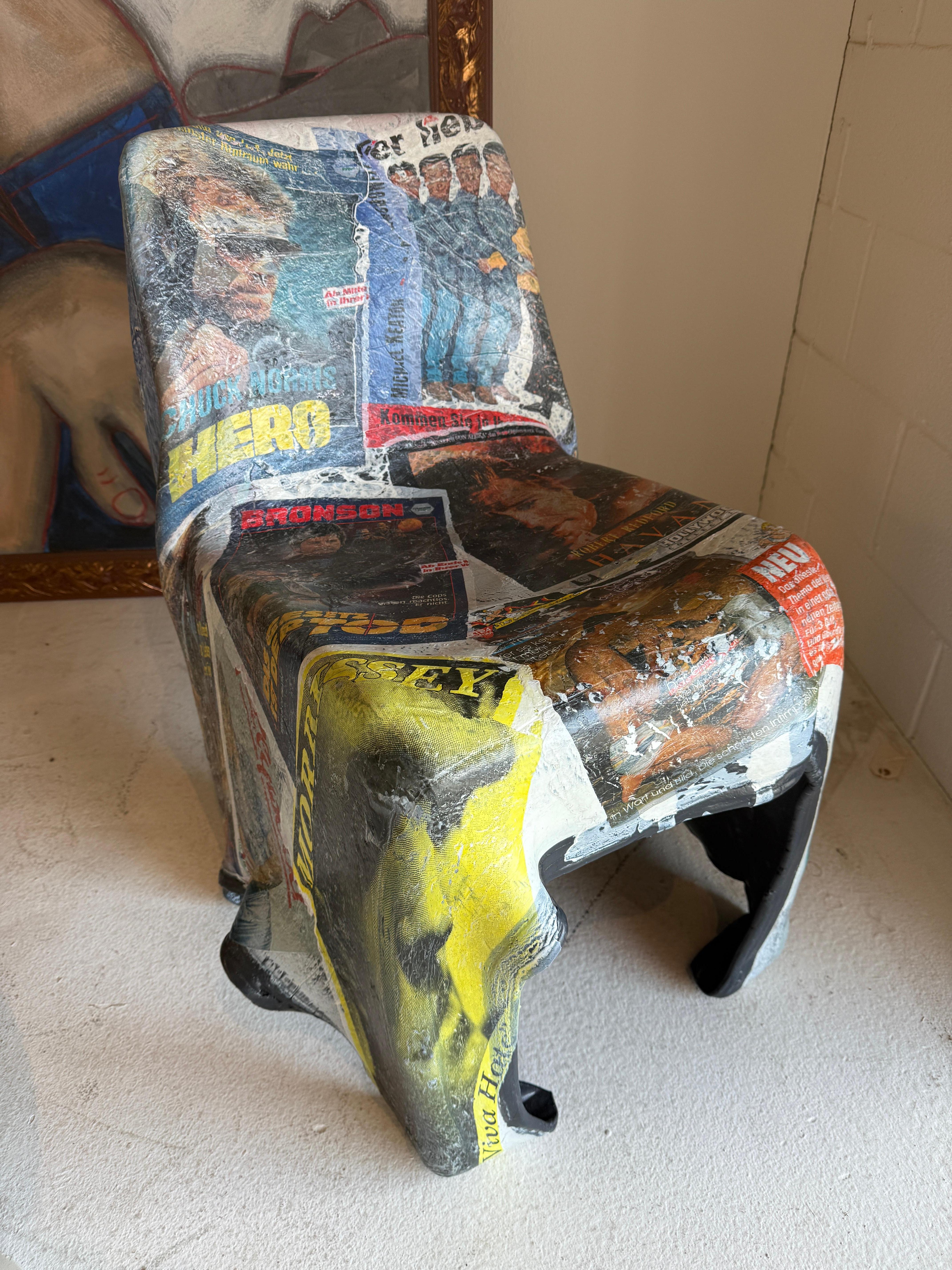 Una meravigliosa sedia in plastica riciclata del gruppo tedesco Bar and Knell. Beata Bar, Gerard Bar e Hartmut Knell hanno progettato e realizzato queste sedie con oggetti di plastica trovati a partire dal 1992.  Credo che ogni sedia sia unica,