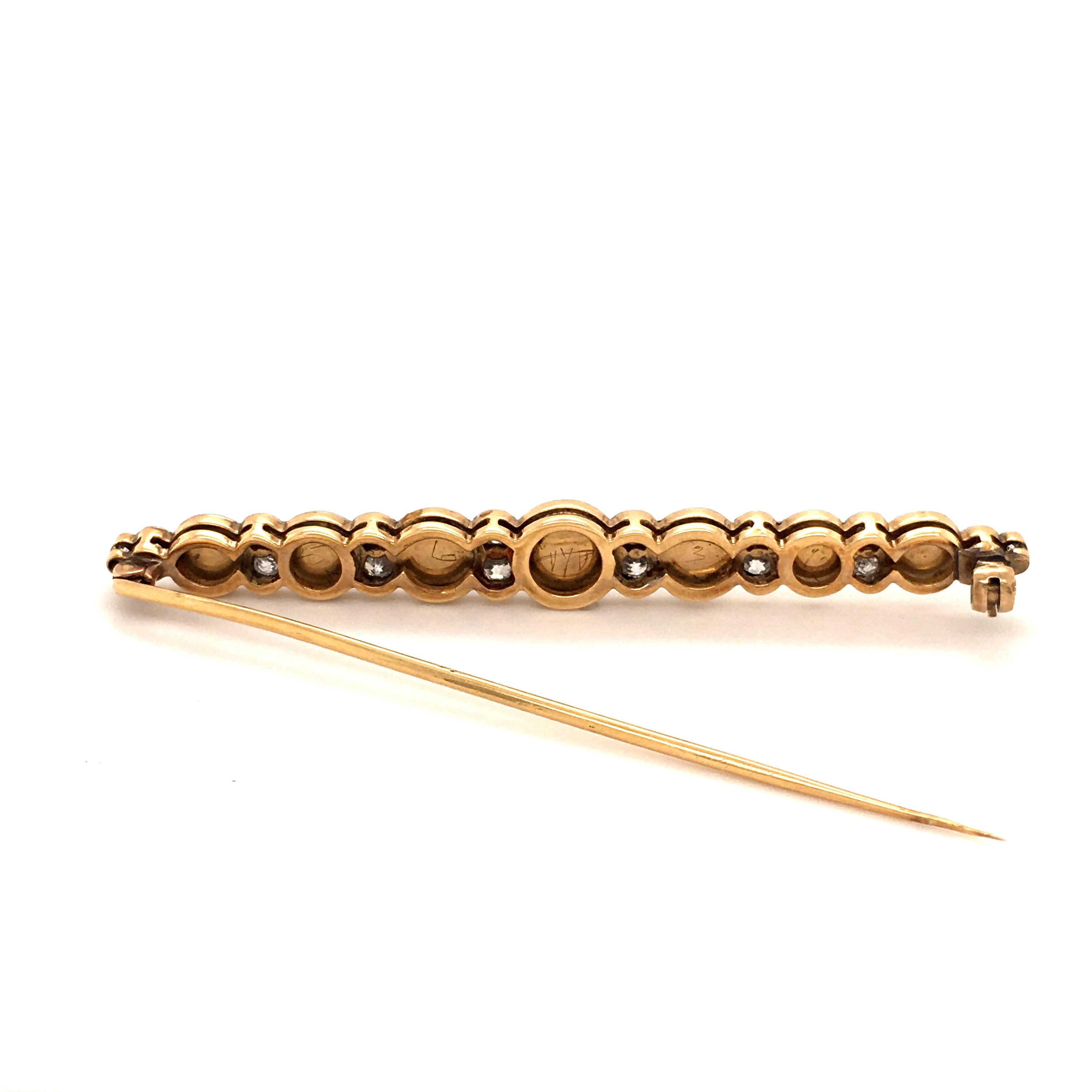 Bar Brooch with Old Cut Diamonds and Natural Half Pearls In Good Condition For Sale In Lucerne, CH