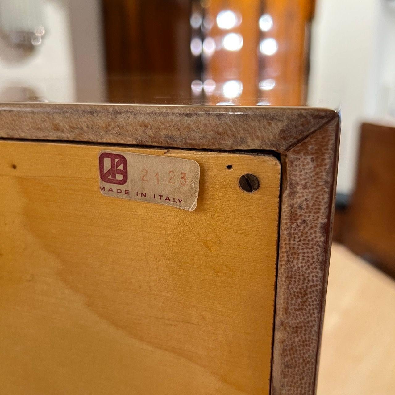 Barschrank von Aldo Tura, Pergament, Lack, Verspiegelt, Italien um 1970 9