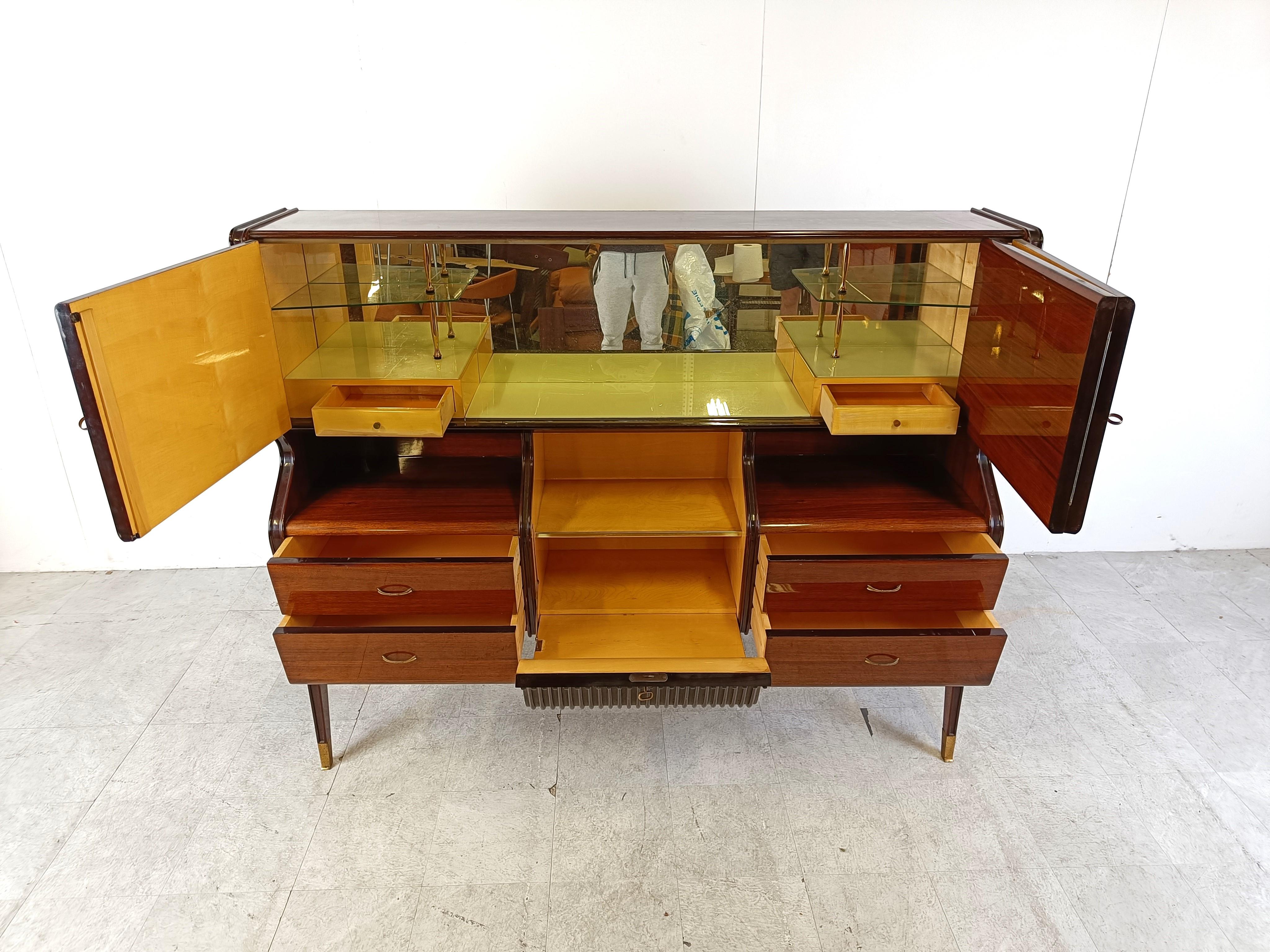 Brass Bar cabinet by Osvaldo Borsani for Atelier Borsani Varedo, 1950s For Sale