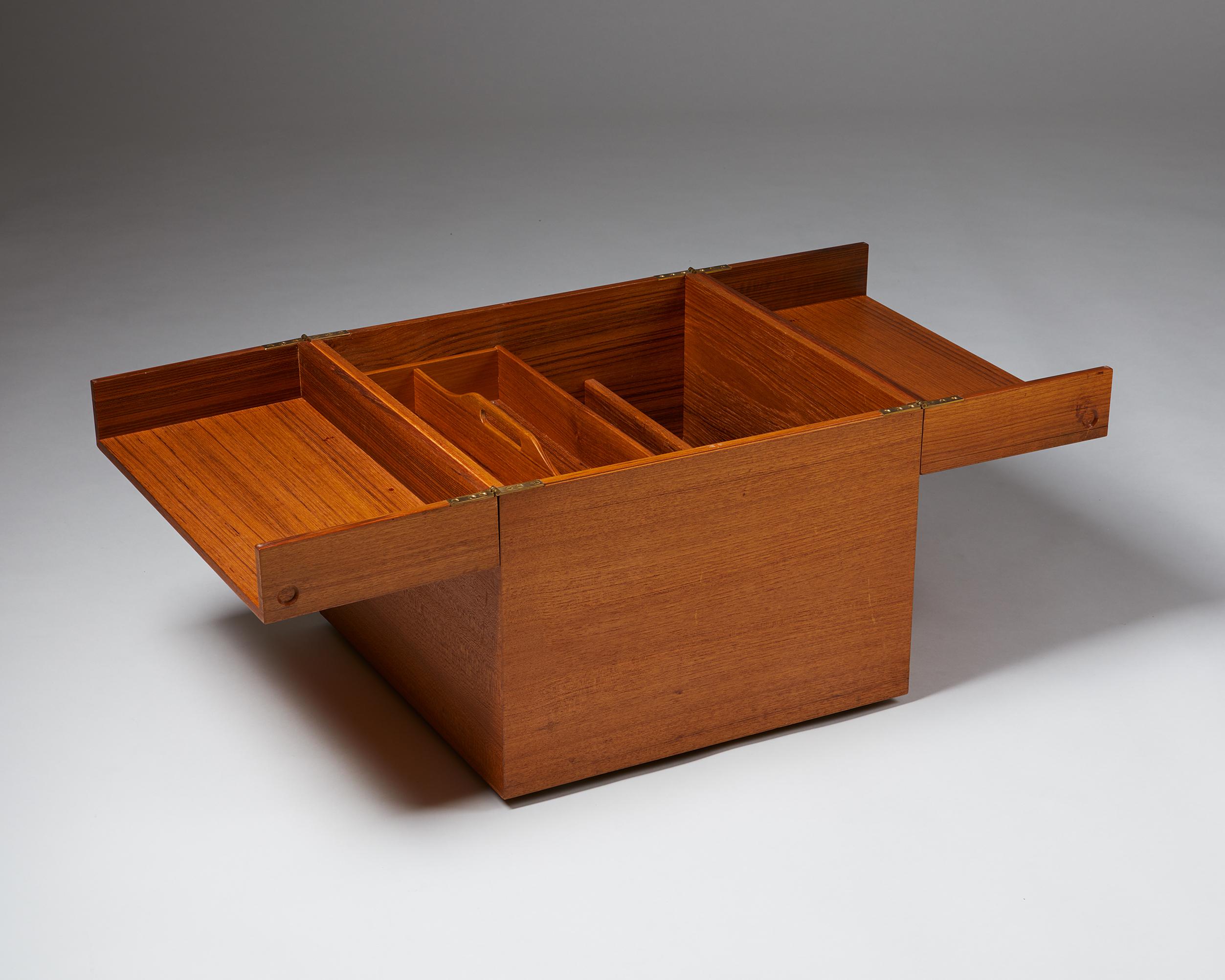 Mid-Century Modern Bar Cabinet ‘Cube’ Designed by Gunnar Myrstrand for Källemo, Sweden, 1960's