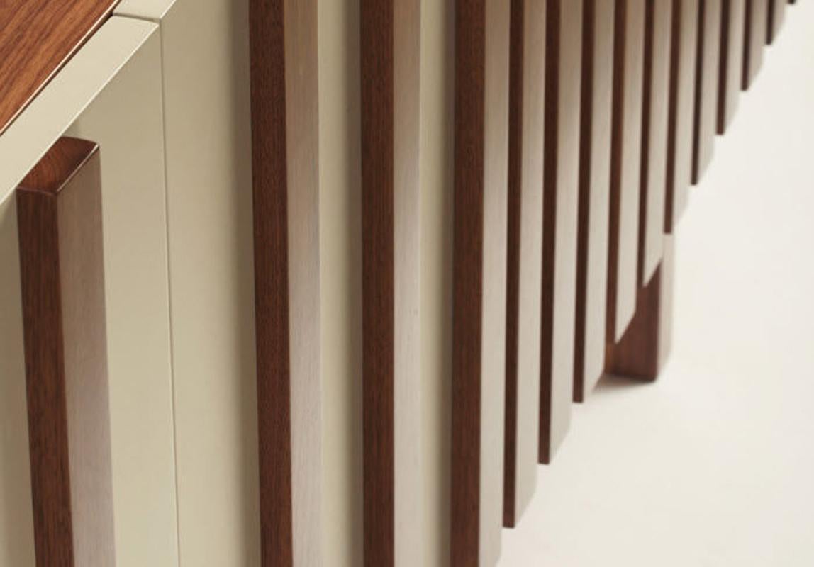 Mid-Century Modern Bar Cabinet Go in Natural Oak and Beige Lacquered mdf Details For Sale