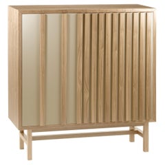Meuble de bar Go en chêne naturel et détails laqués beige