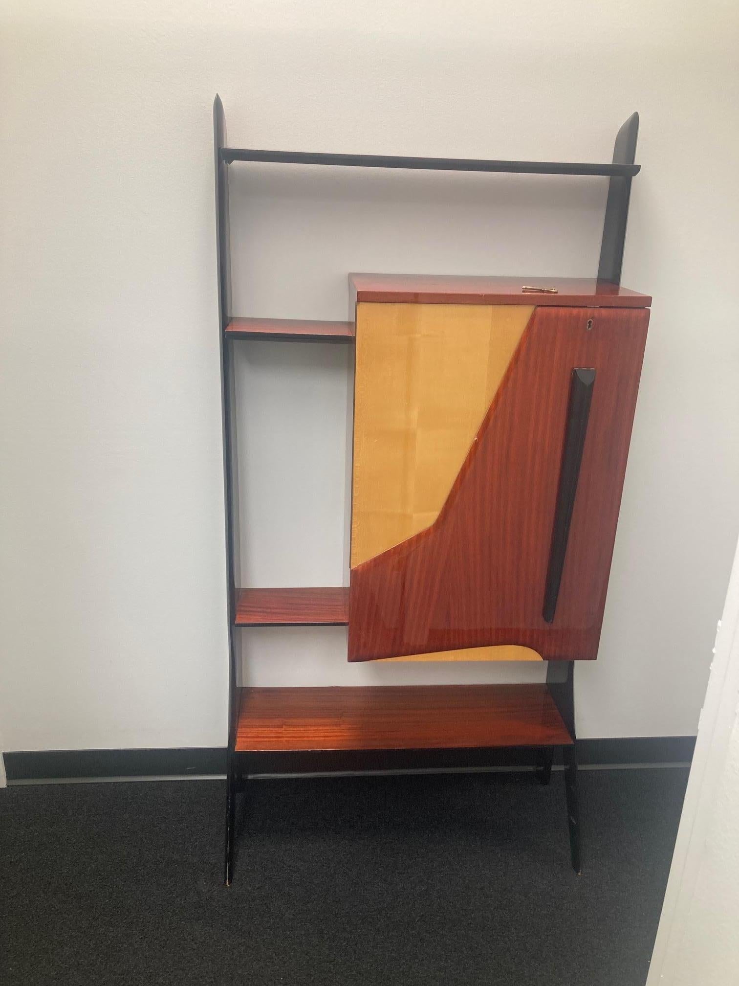 Mid-Century Modern Mid-Century Italian BAR CABINET / Ice Parisi (Italy) en vente