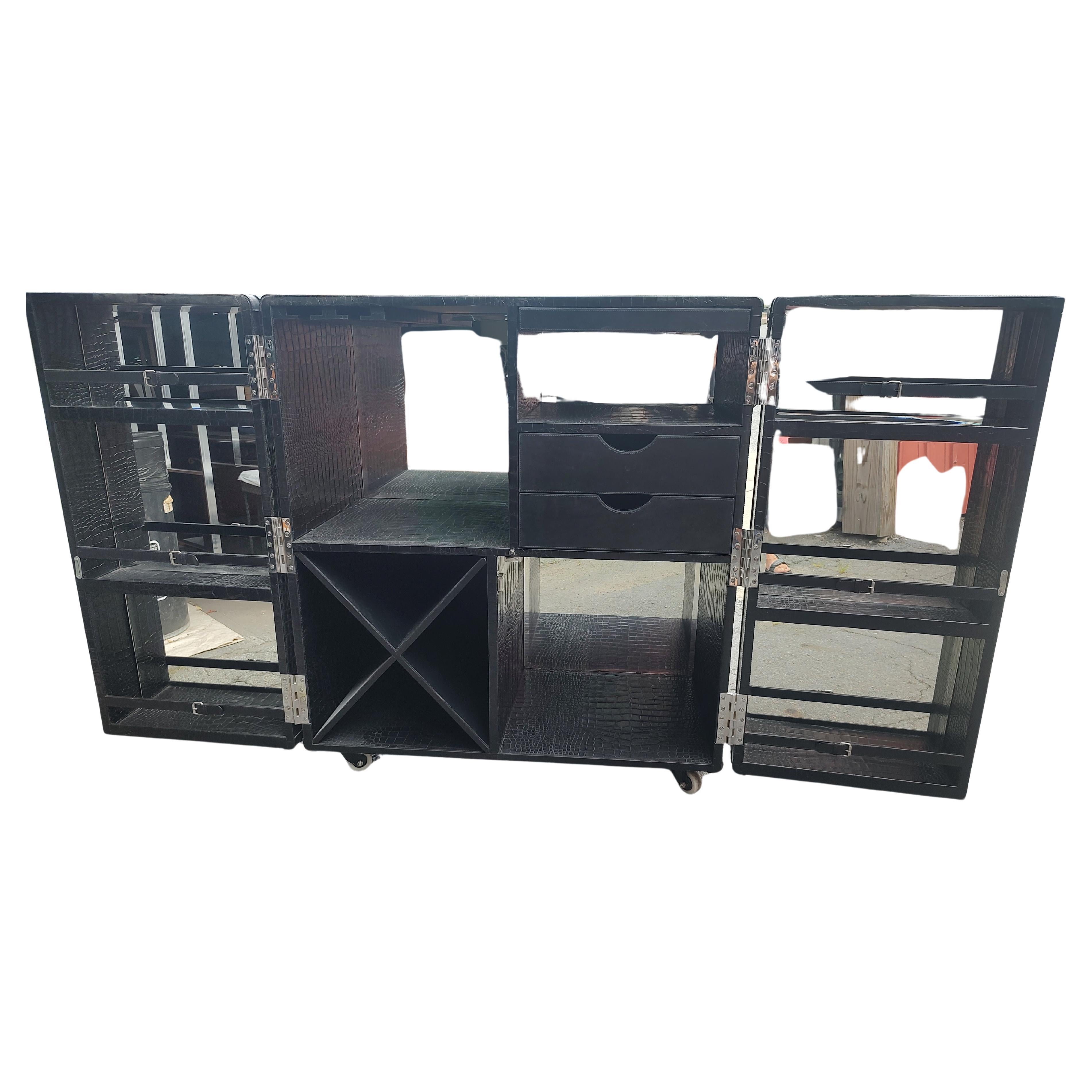 Barschrank aus Krokodilleder von Serge De Troyer im Angebot 3