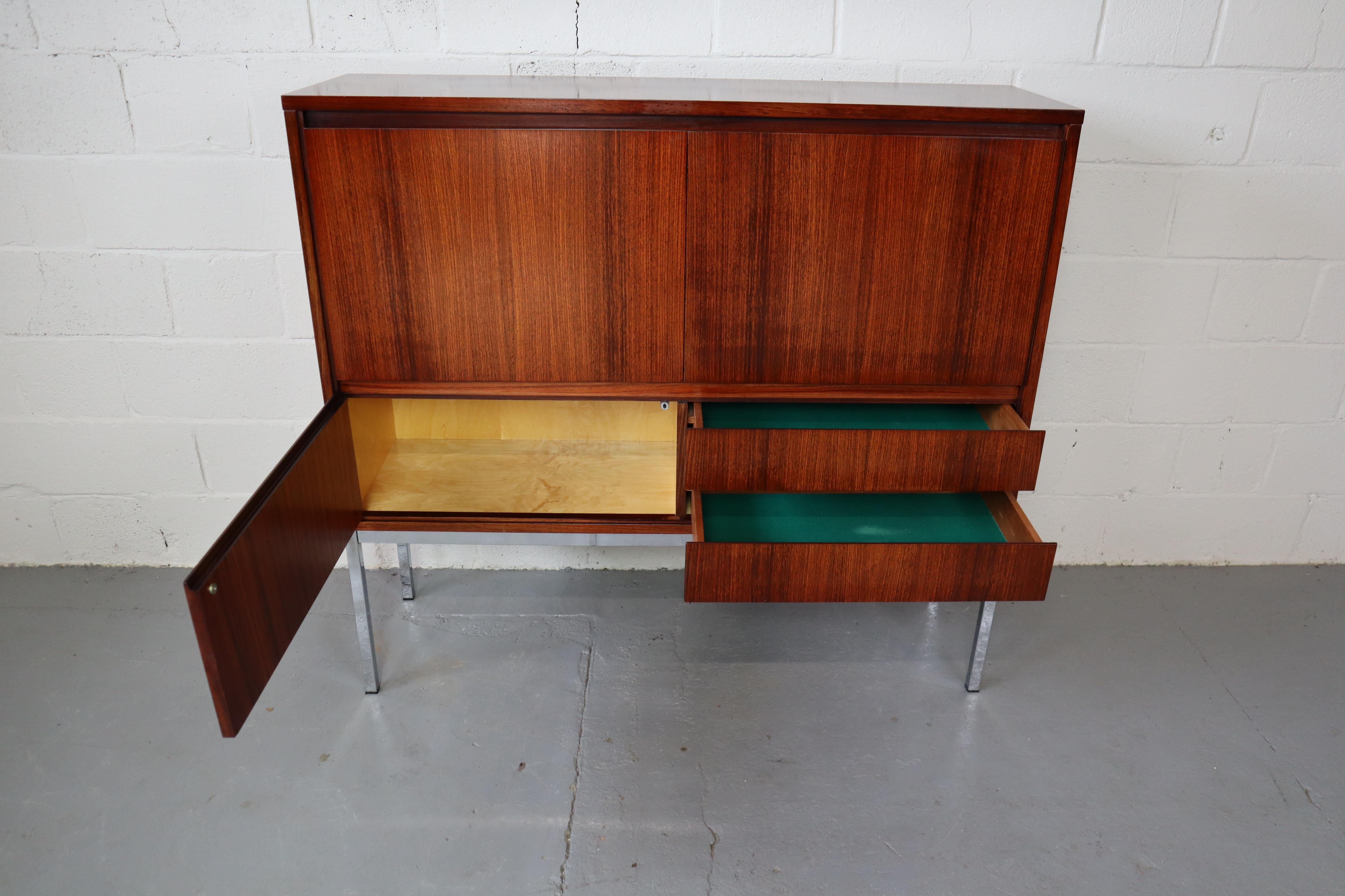 Meuble de bar en bois de rose indien produit par Meubelfabriek Aurora, Belgique 1967 en vente 4