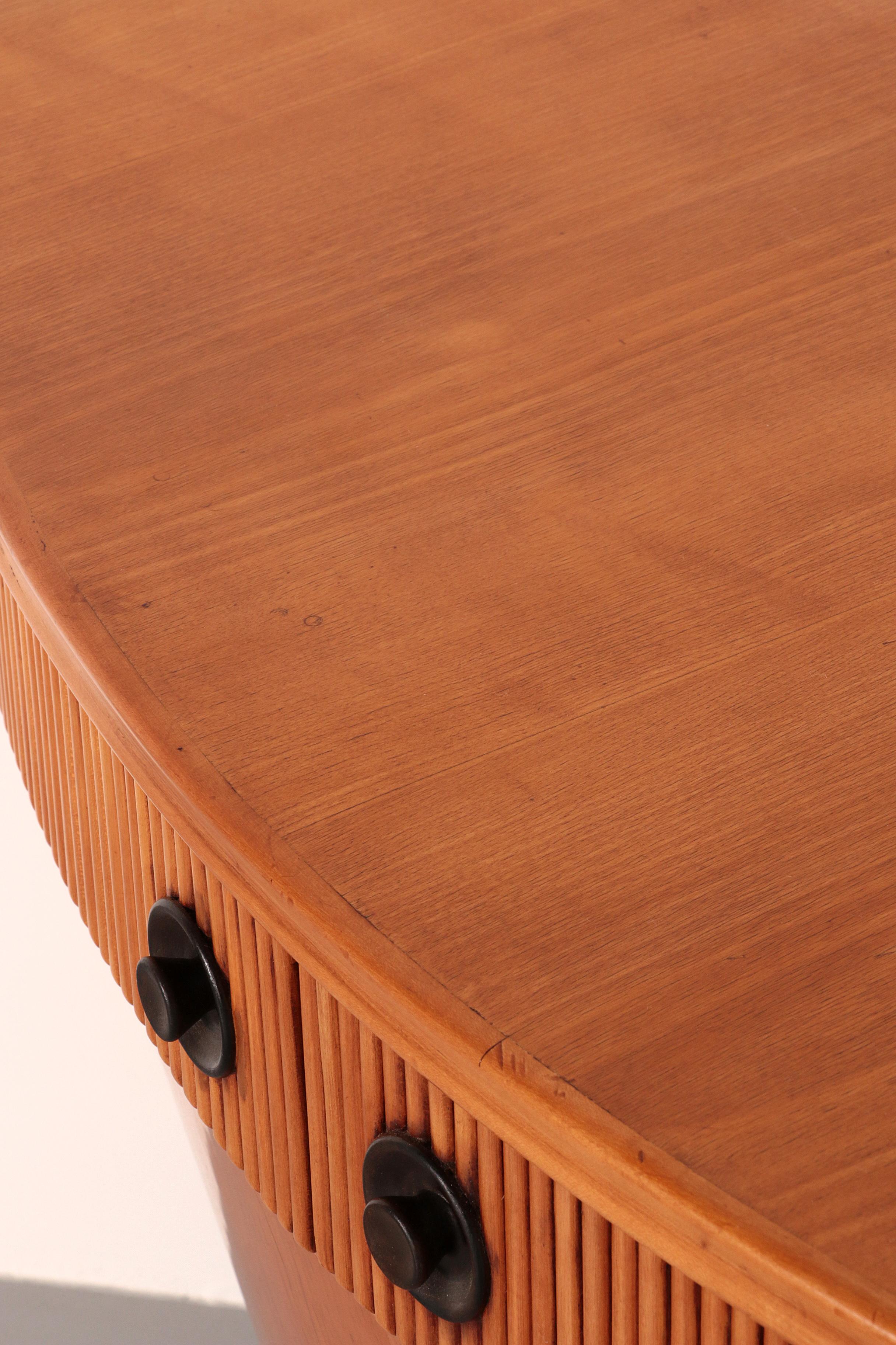 Bar Cabinet in Light Wood attributed to Paolo Buffa, 1940s For Sale 3