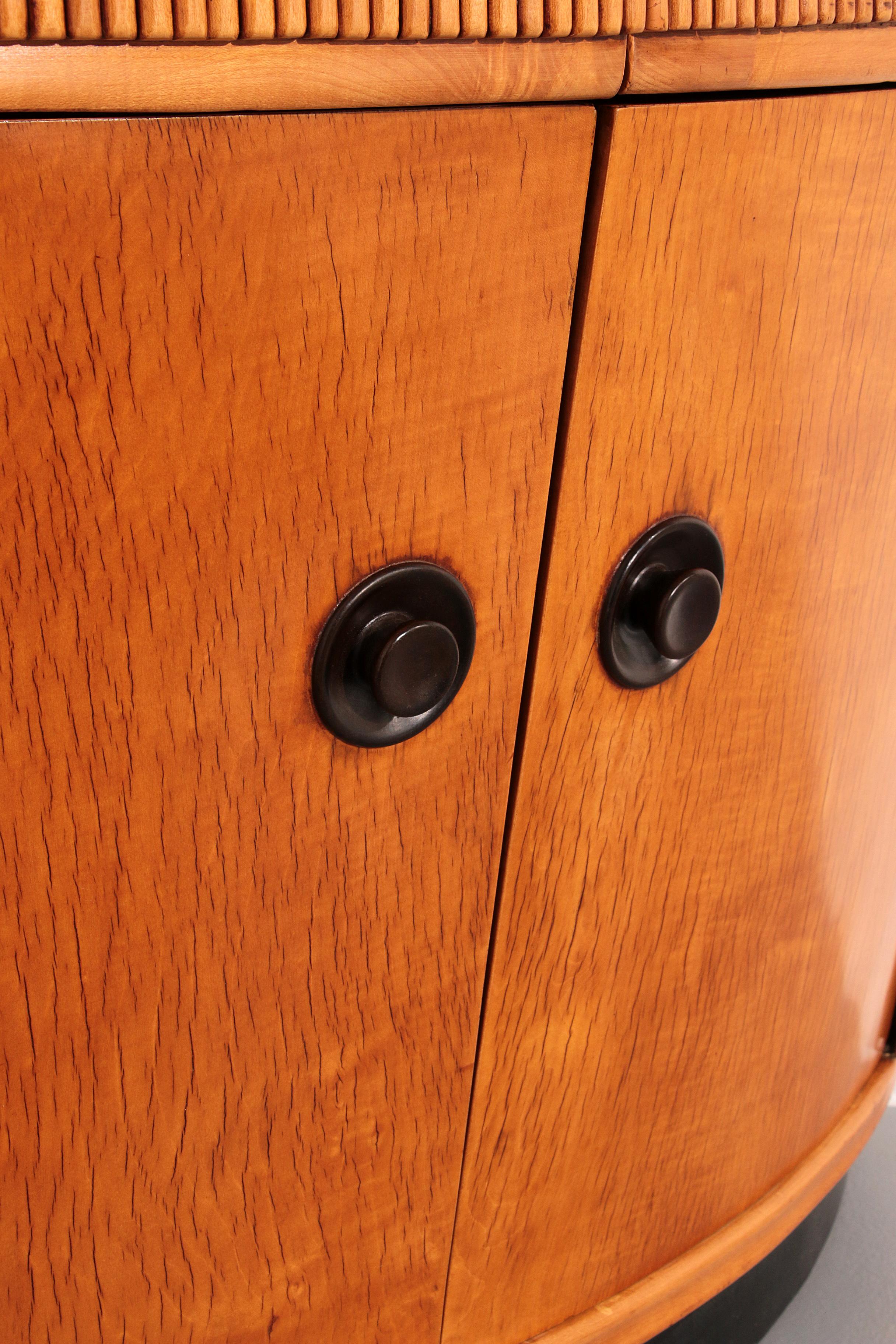 Mid-20th Century Bar Cabinet in Light Wood attributed to Paolo Buffa, 1940s For Sale