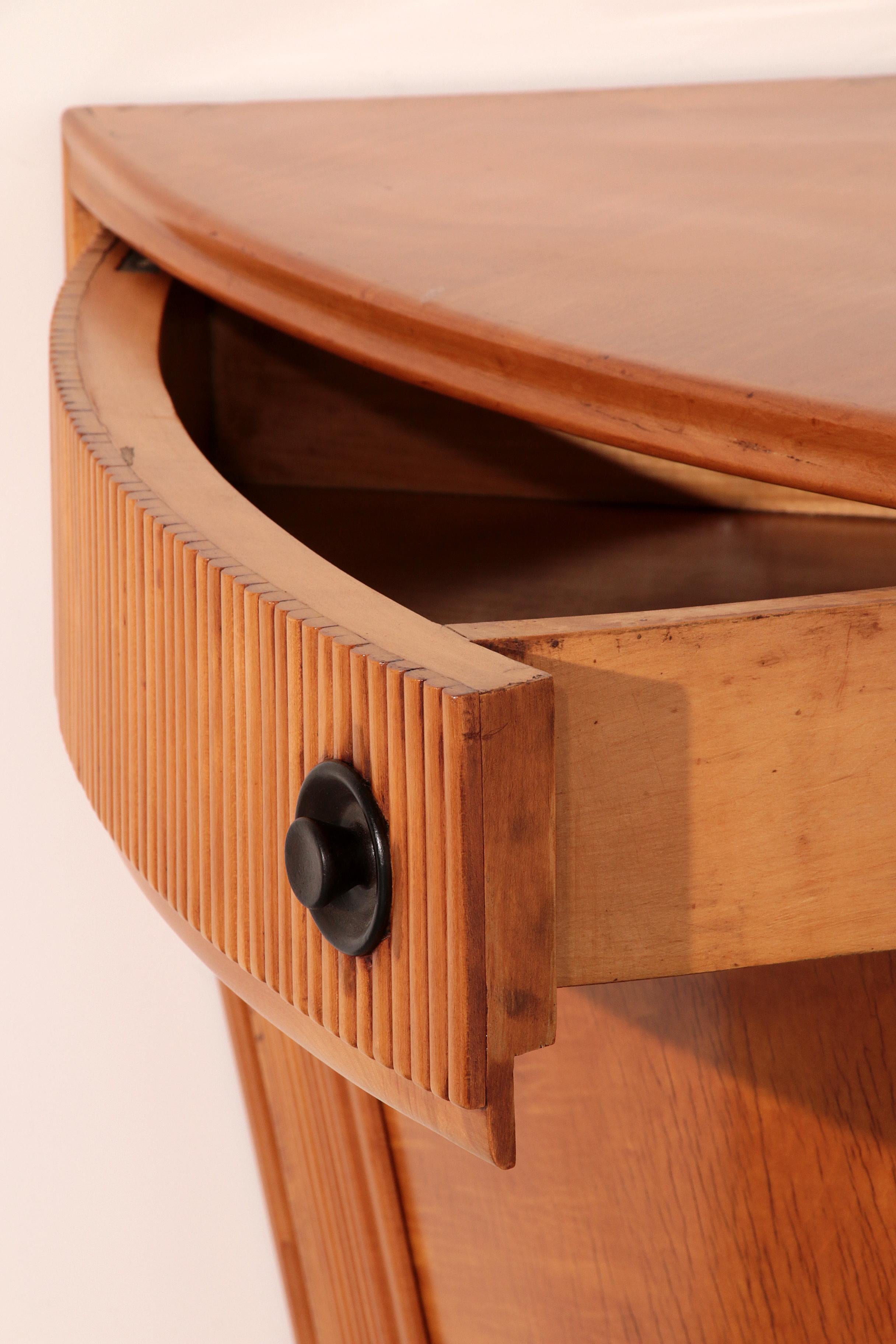 Bar Cabinet in Light Wood attributed to Paolo Buffa, 1940s For Sale 2