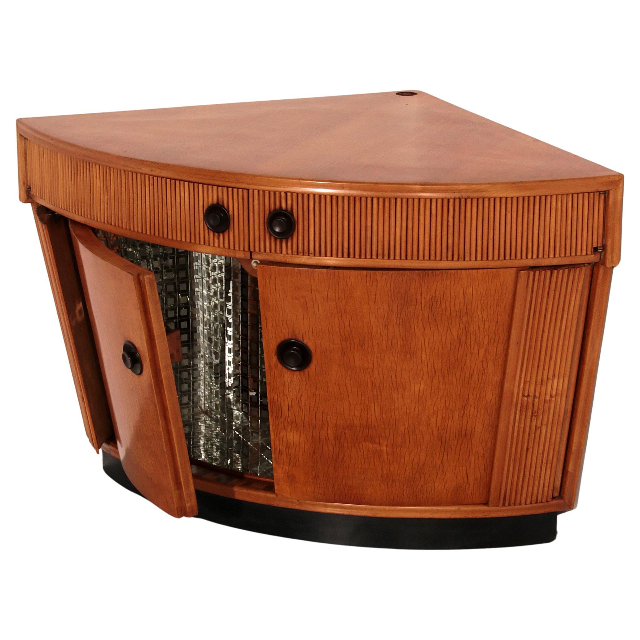 Bar Cabinet in Light Wood attributed to Paolo Buffa, 1940s For Sale