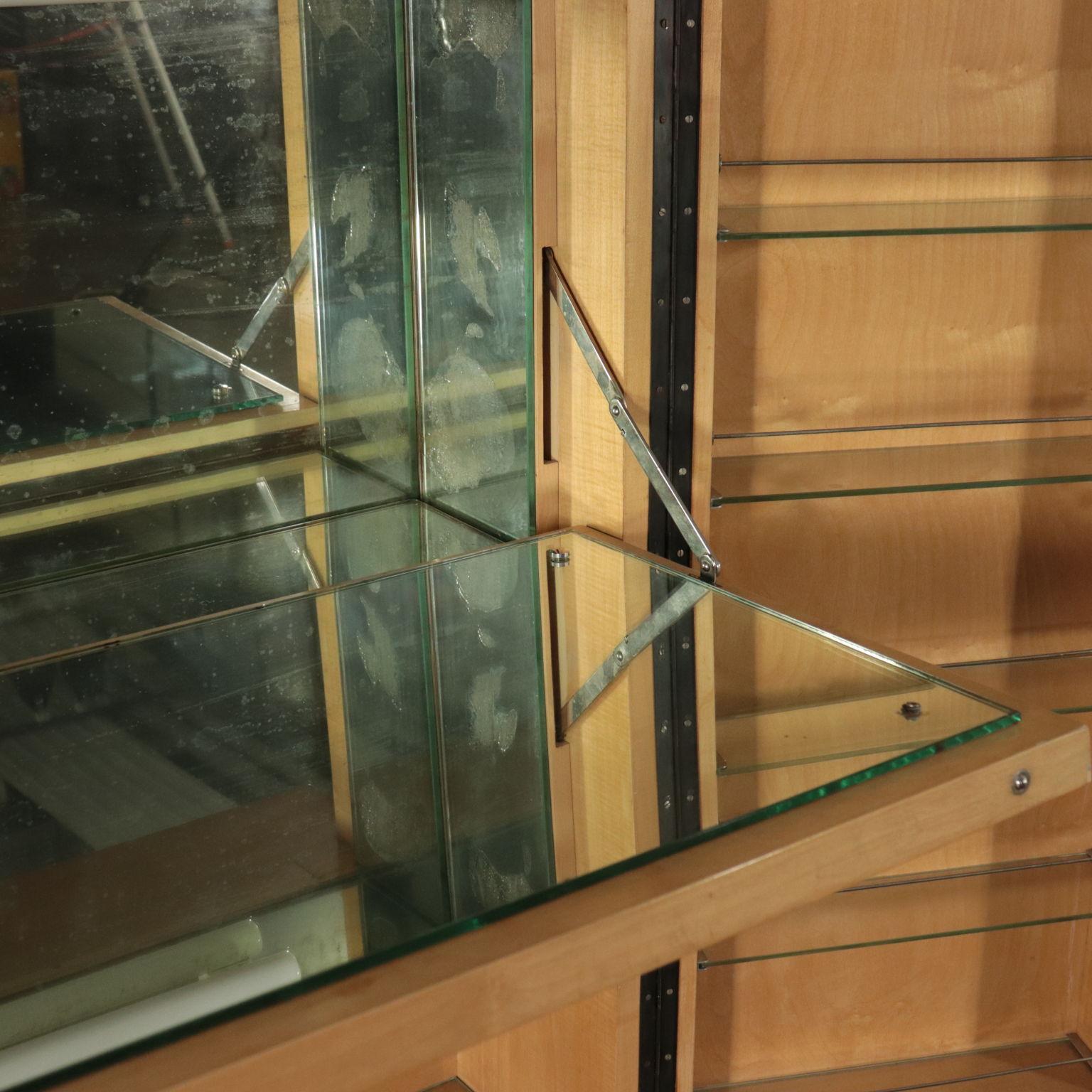 Wood Bar Cabinet Rosewood Veneer Mirrored Glass, Italy, 1940s