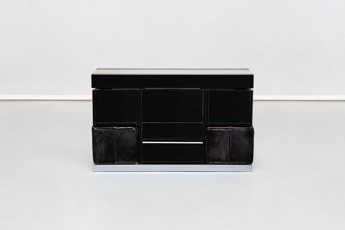 Italian Bar Cabinet with a Couple of Cubic-Shaped Pouf by Willy Rizzo, from 1970s