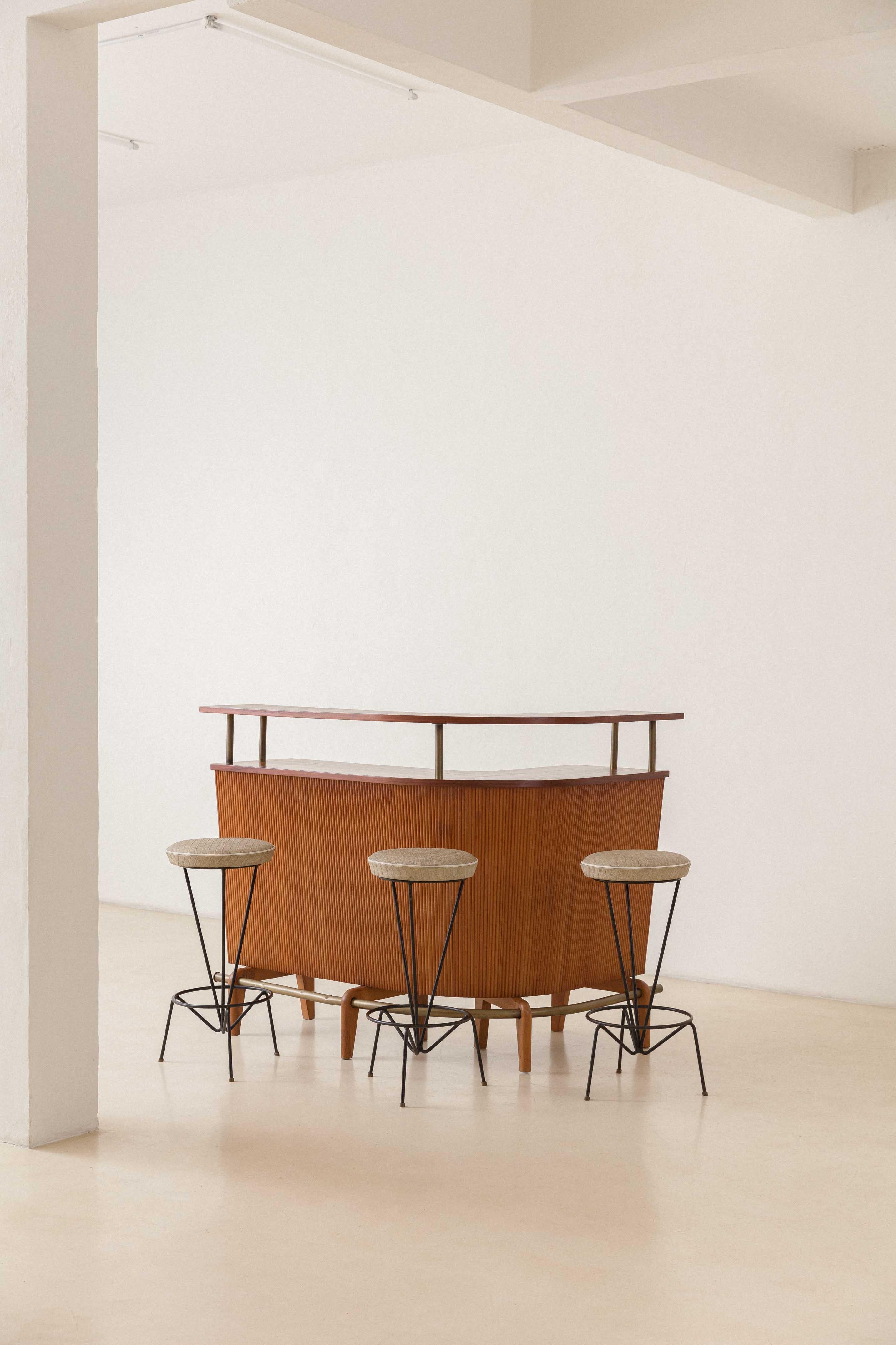 Bar Cabinet with Footrest by Carlo Hauner and Martin Eisler, c. 1955, Forma S.A For Sale 5
