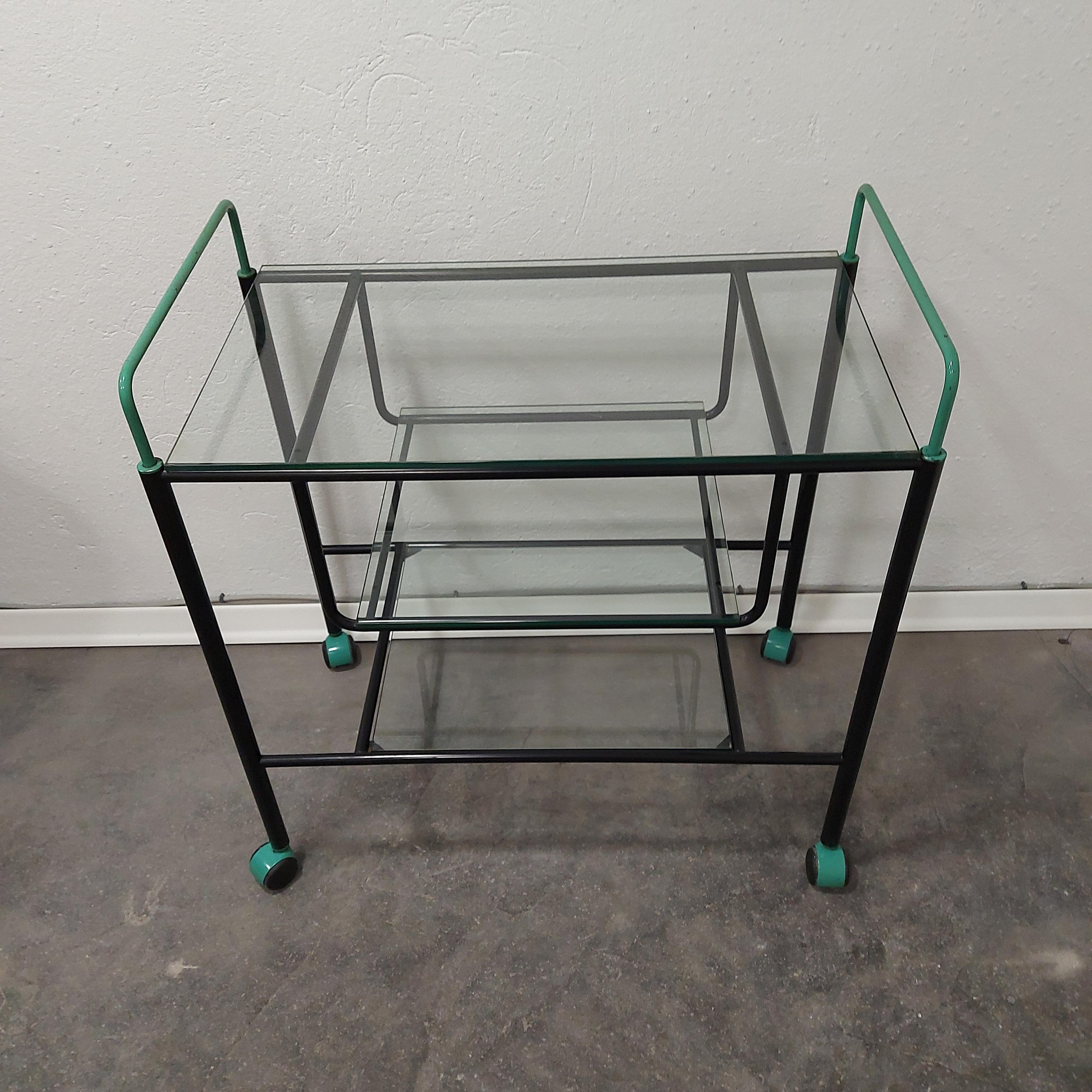 Barcart 1970s.

Beautifully crafted and real quality...

Thich glass, hard rubber.

W - 78,50 cm, D - 43,50 cm, H - 26; 50; 72 cm.