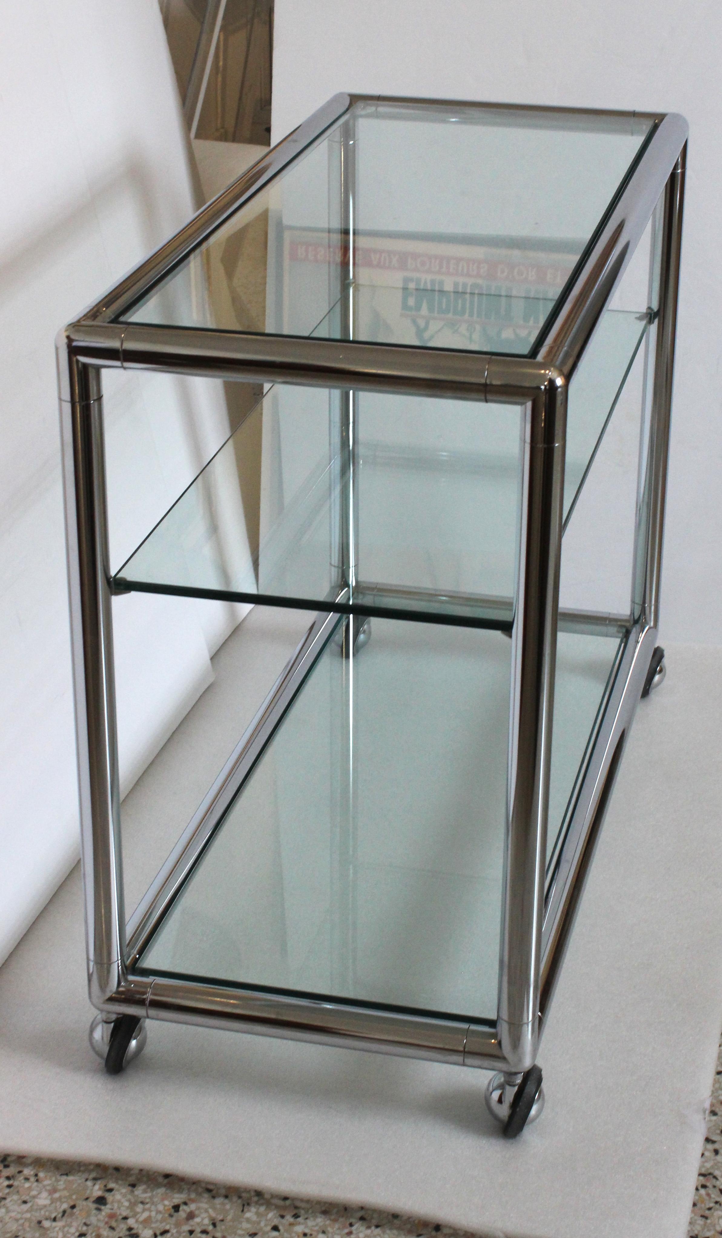 1970s Polished Chrome Bar Cart  In Good Condition In West Palm Beach, FL