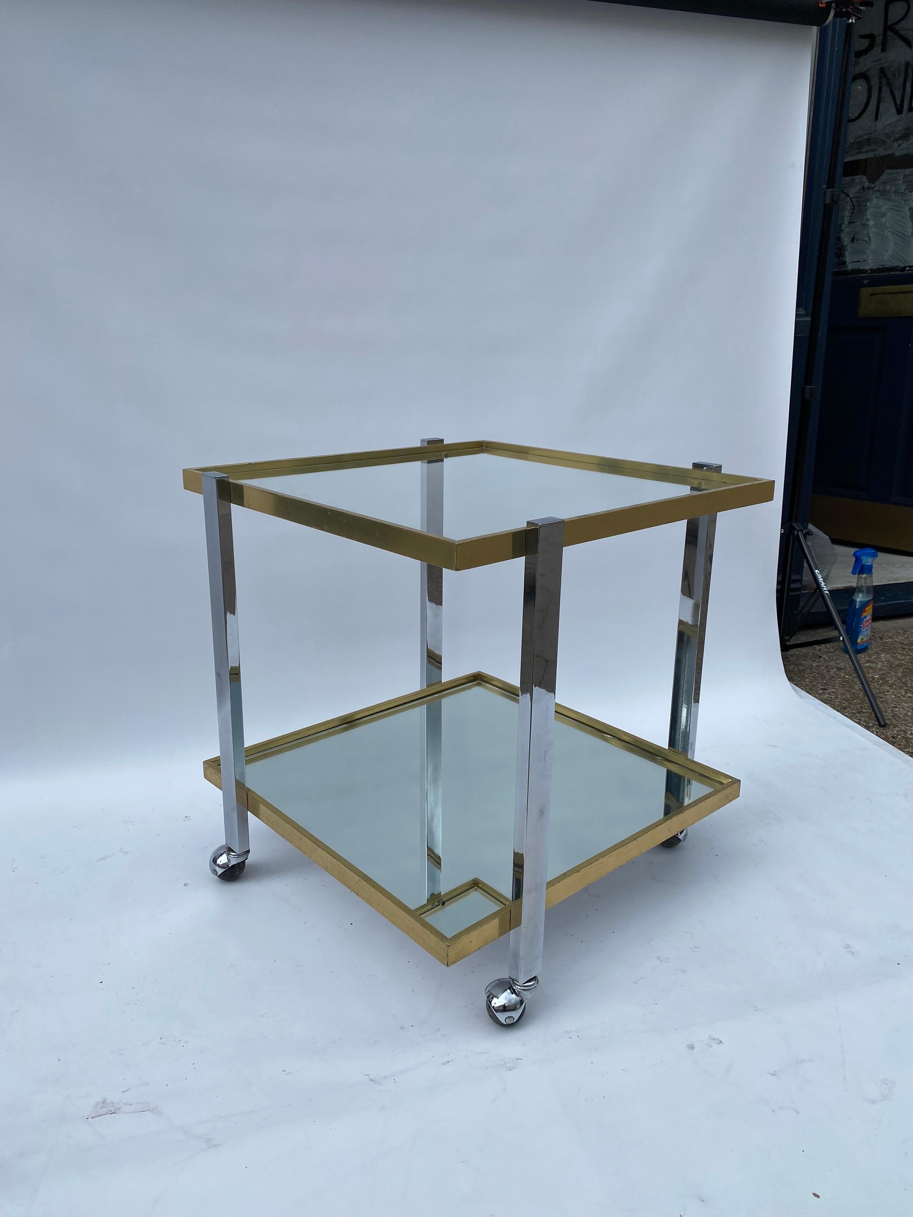 Barwagen Getränkewagen Messing Chrom 1970er Jahre Tisch Rega Glas Hollywood Regency (Metall) im Angebot
