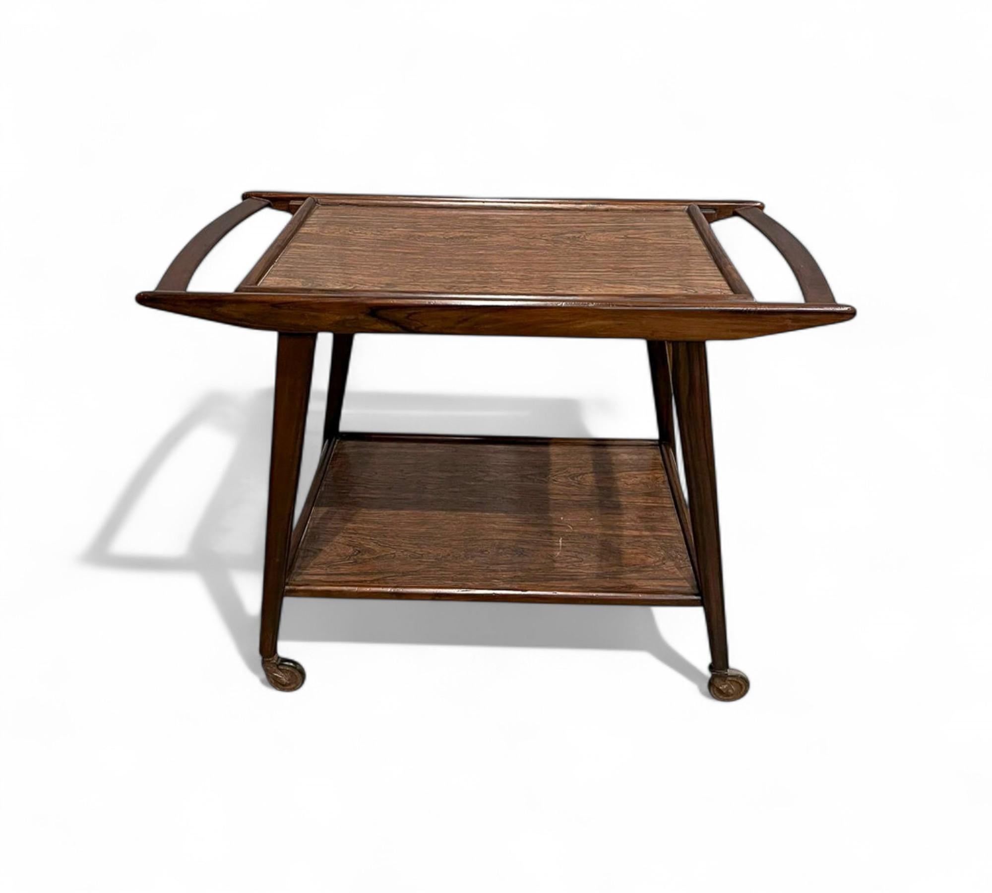 Carrito de bar en madera dura y fórmica, Geraldo de Barros para Unilabor, años 60 - Lote 499 en Bueno estado para la venta en New York, NY