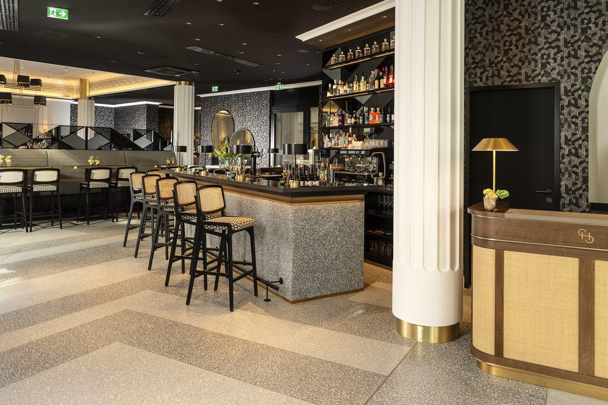 Silla de Bar Karl en Estructura Negra y Turquesa Limpio Moderno de mediados de siglo en venta