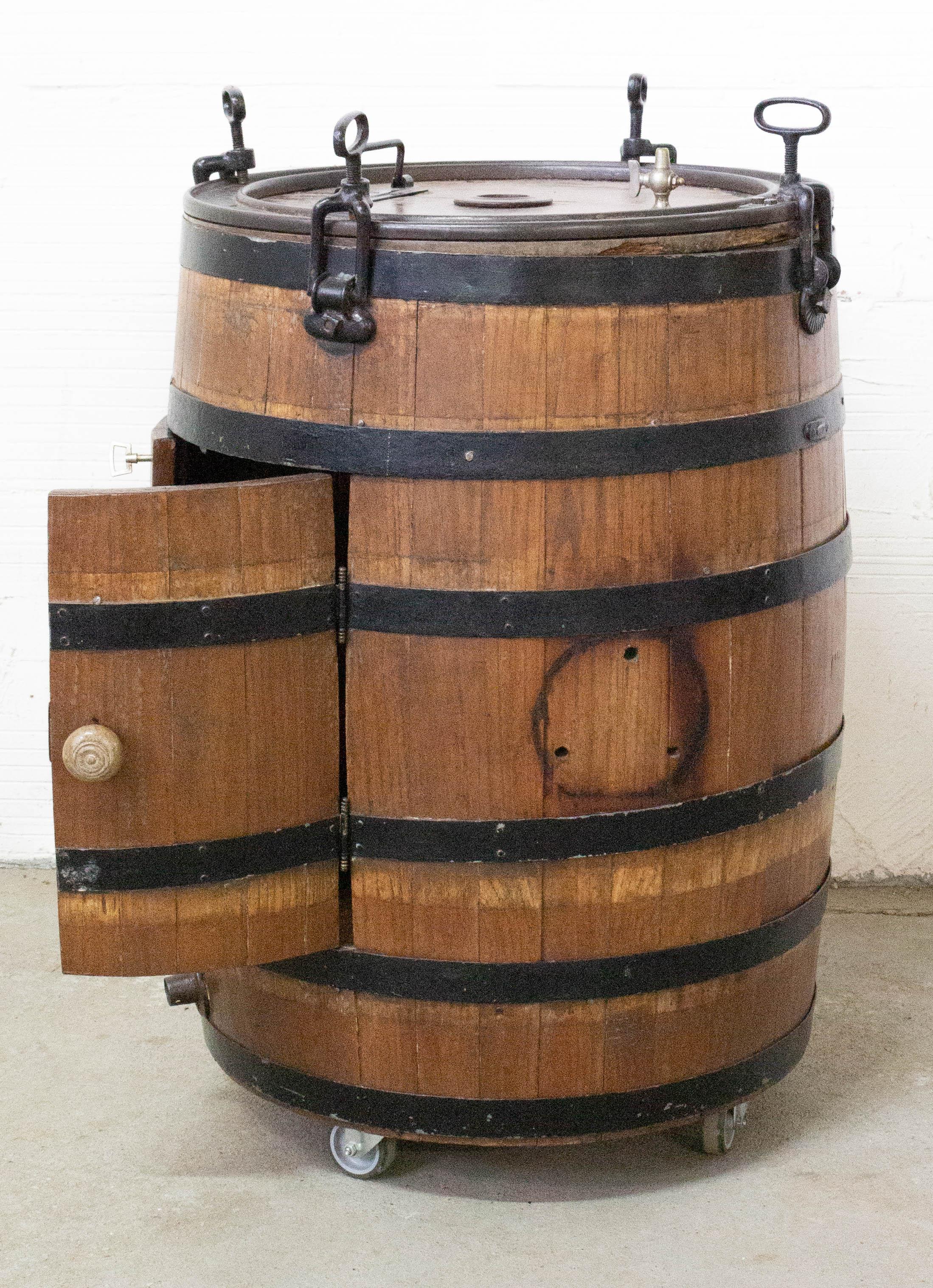 Bar Cocktail Cabinet Barrel, Oak and Wrought Iron, France, 19th Century In Good Condition For Sale In Labrit, Landes