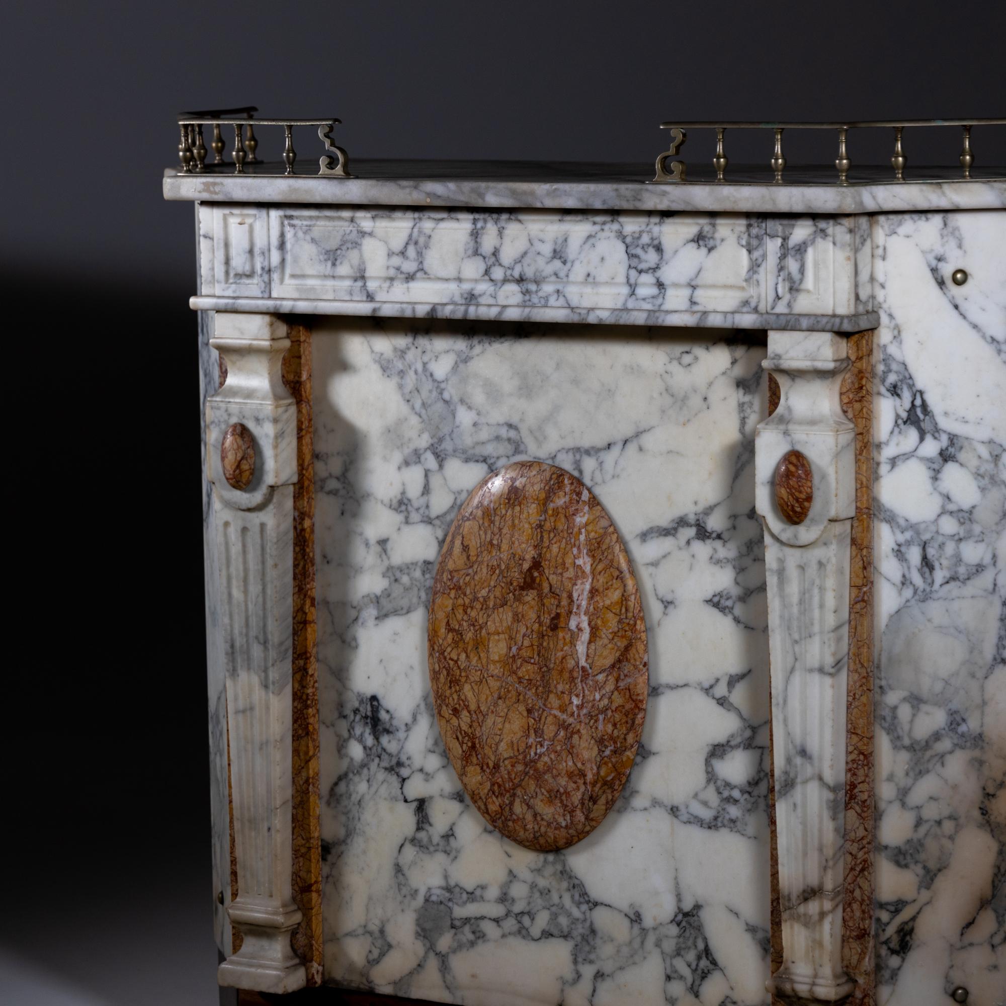 Bar Counter with Marble Decoration, 1st half 20th Century For Sale 2