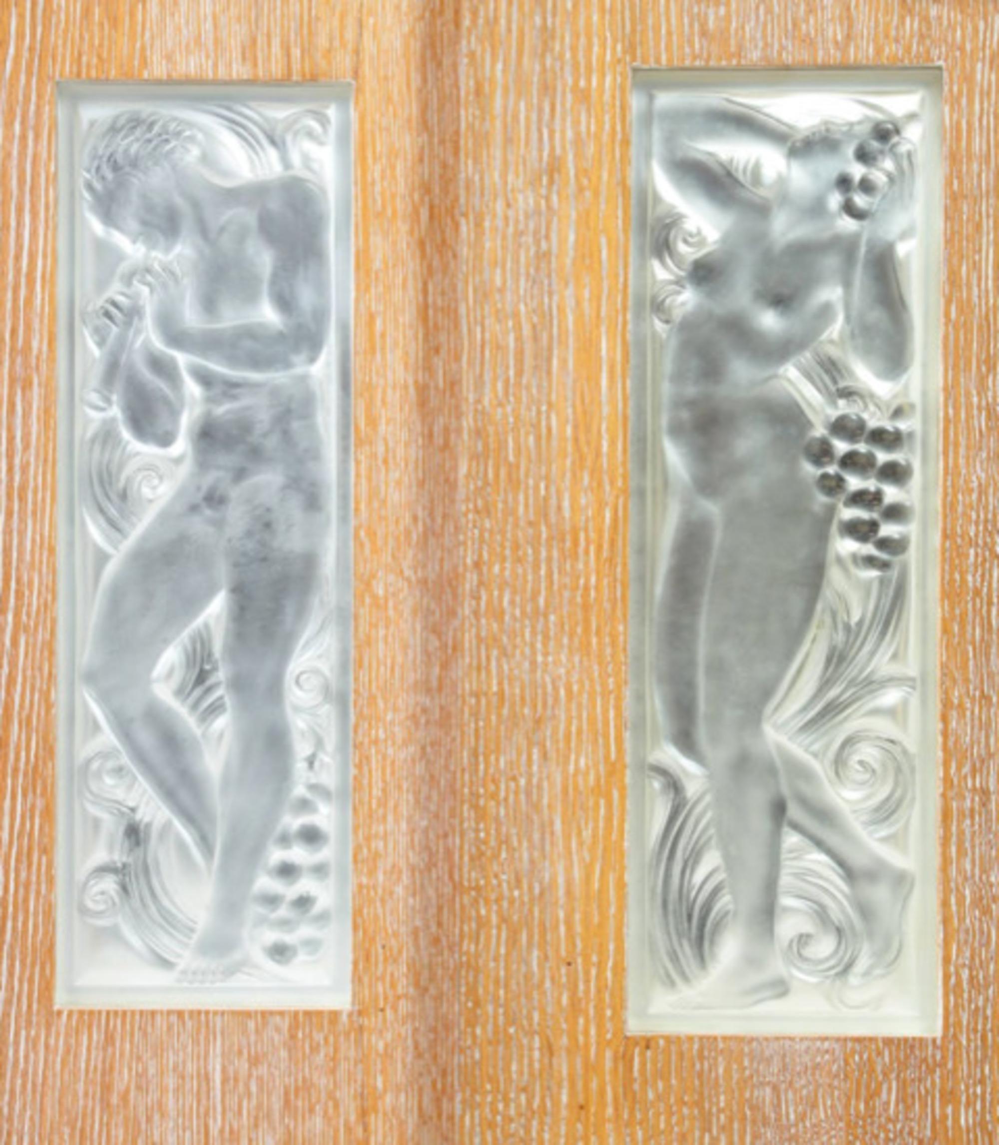 20th Century Bar d 'appartement made of LALIQUE decorative panels and ceruse oak