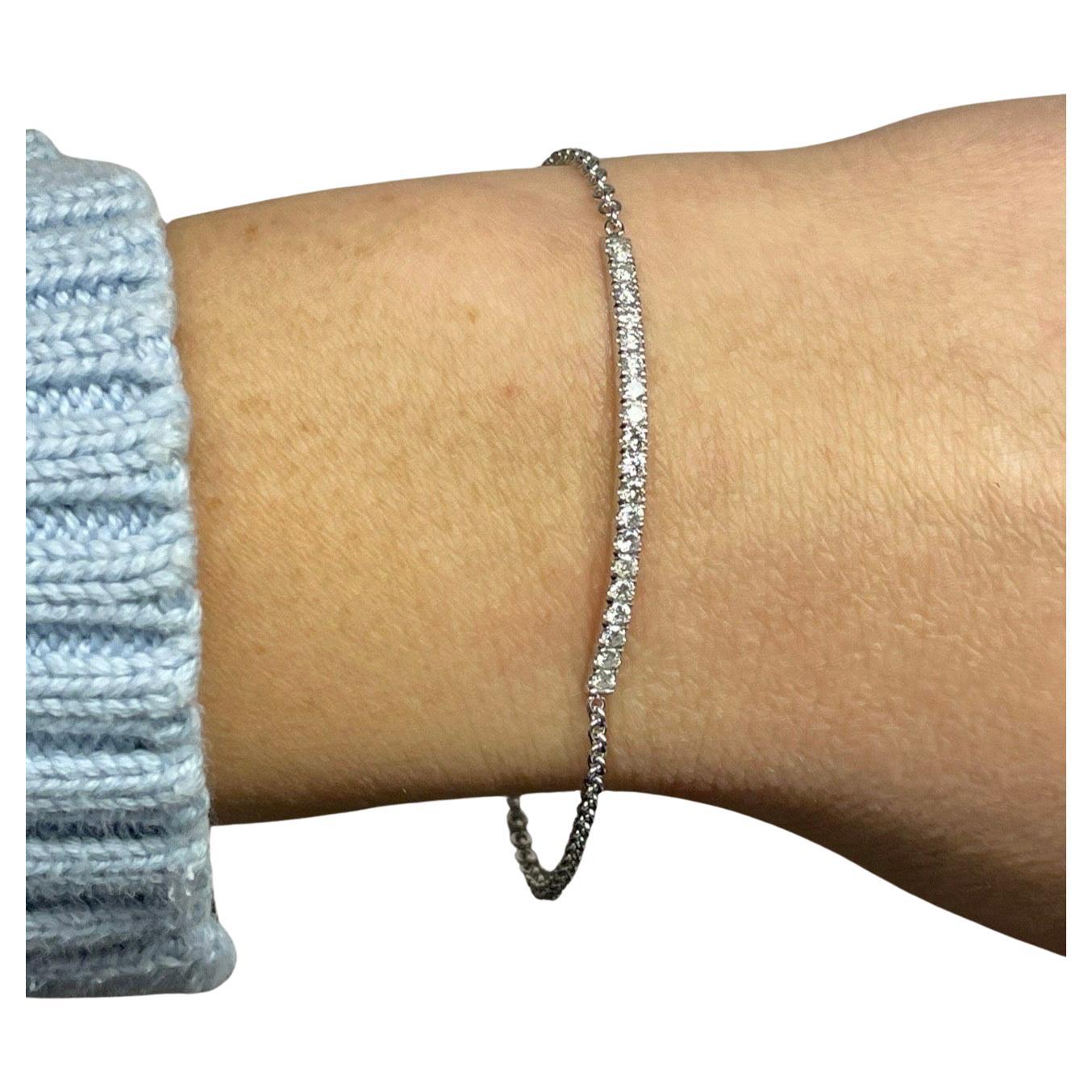 Bracelet moderne en or blanc 18KT, totalisant 0,75 carats de diamants de pureté VS et de couleur F fait avec une extension à 6-9