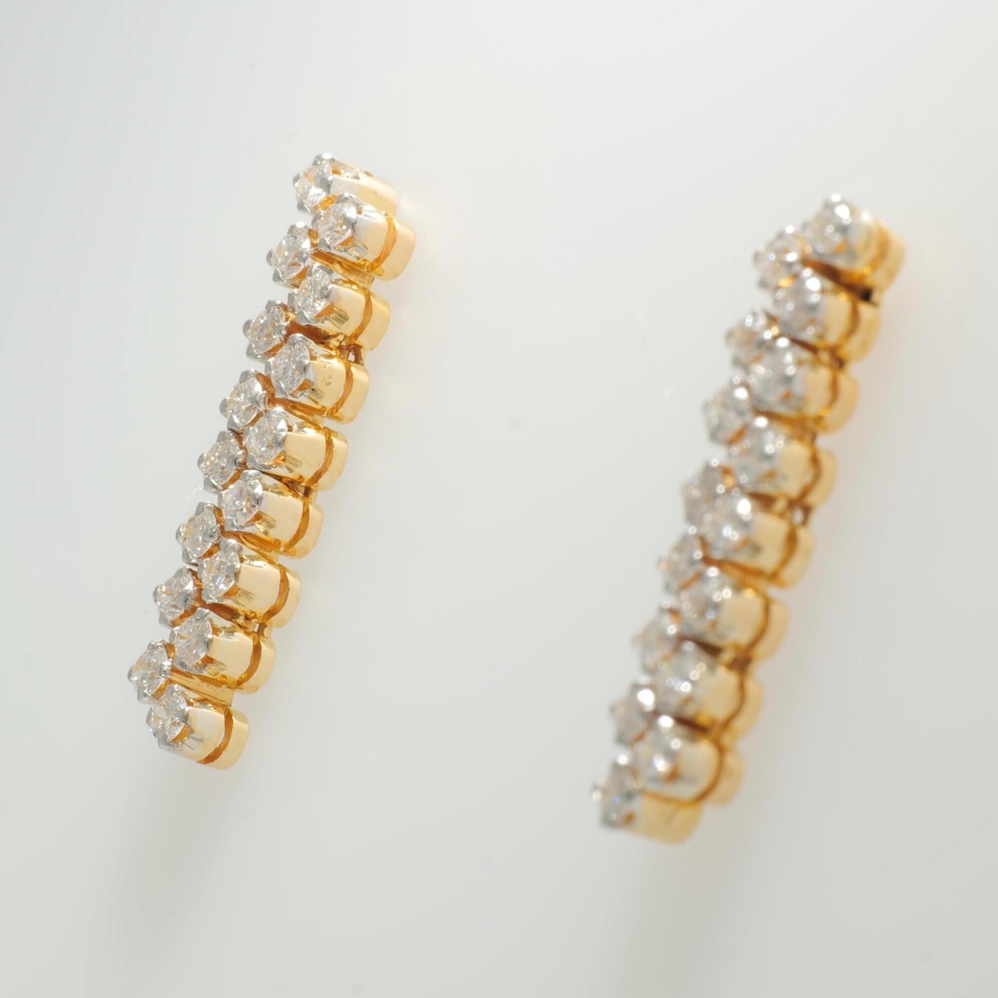 Orecchini con diamante a barretta in oro massiccio 14K (certificati) In condizioni Nuovo in vendita a New Delhi, DL