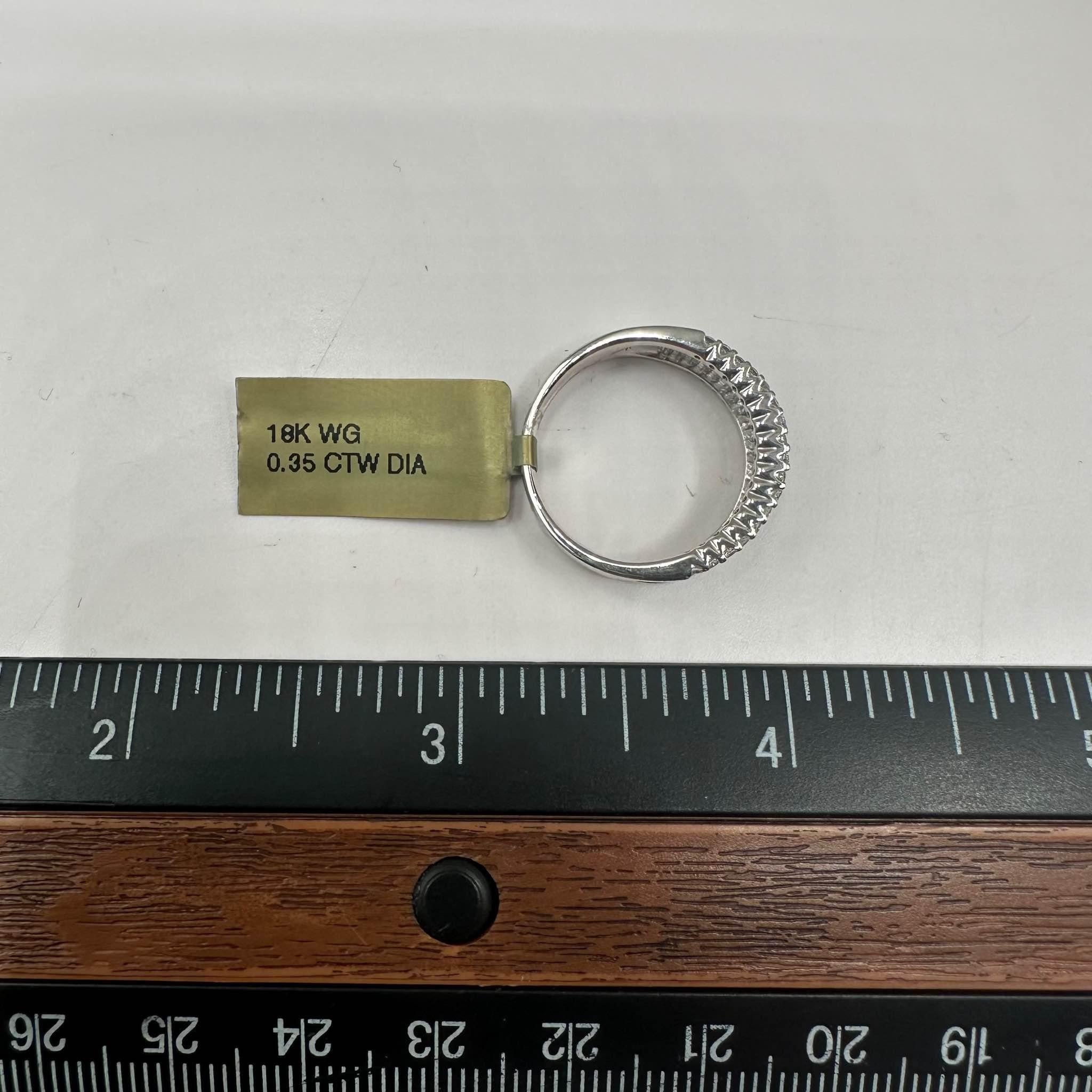 Women's Bar Diamond Ring in 18kt White Gold - 0.35ctw GH SI Diamonds, Size 6.25 For Sale