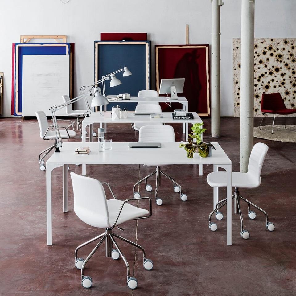 Bar-Height Multi-Purpose Table with White Lacquered Metal Structure For Sale 4