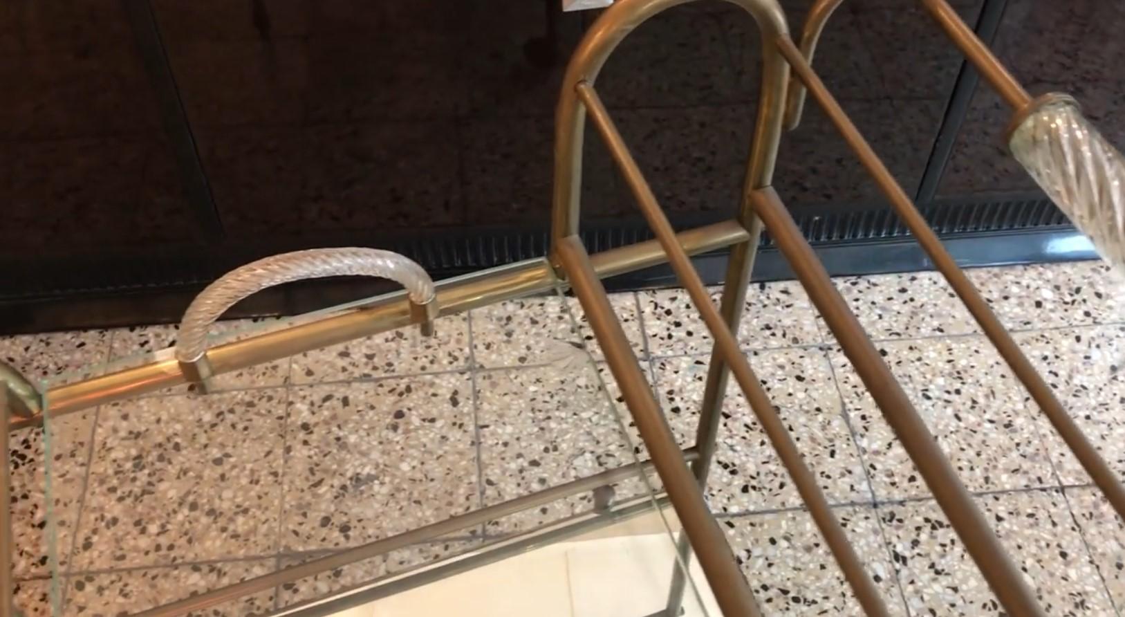Bar en bronze, Murano, miroir et verre style Art déco, France Bon état - En vente à Ciudad Autónoma Buenos Aires, C